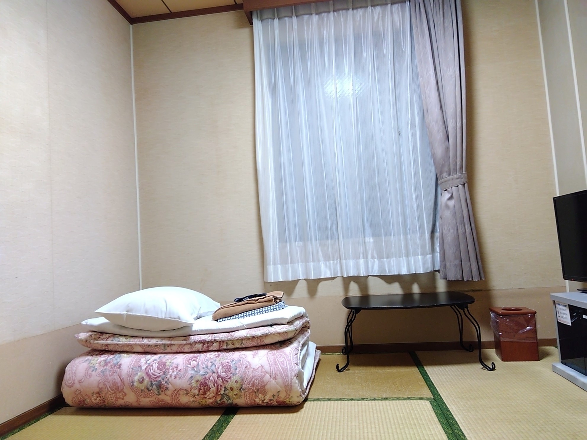 和室4.5畳〇足を伸ばして　ゆったりとお寛ぎ下さいませ