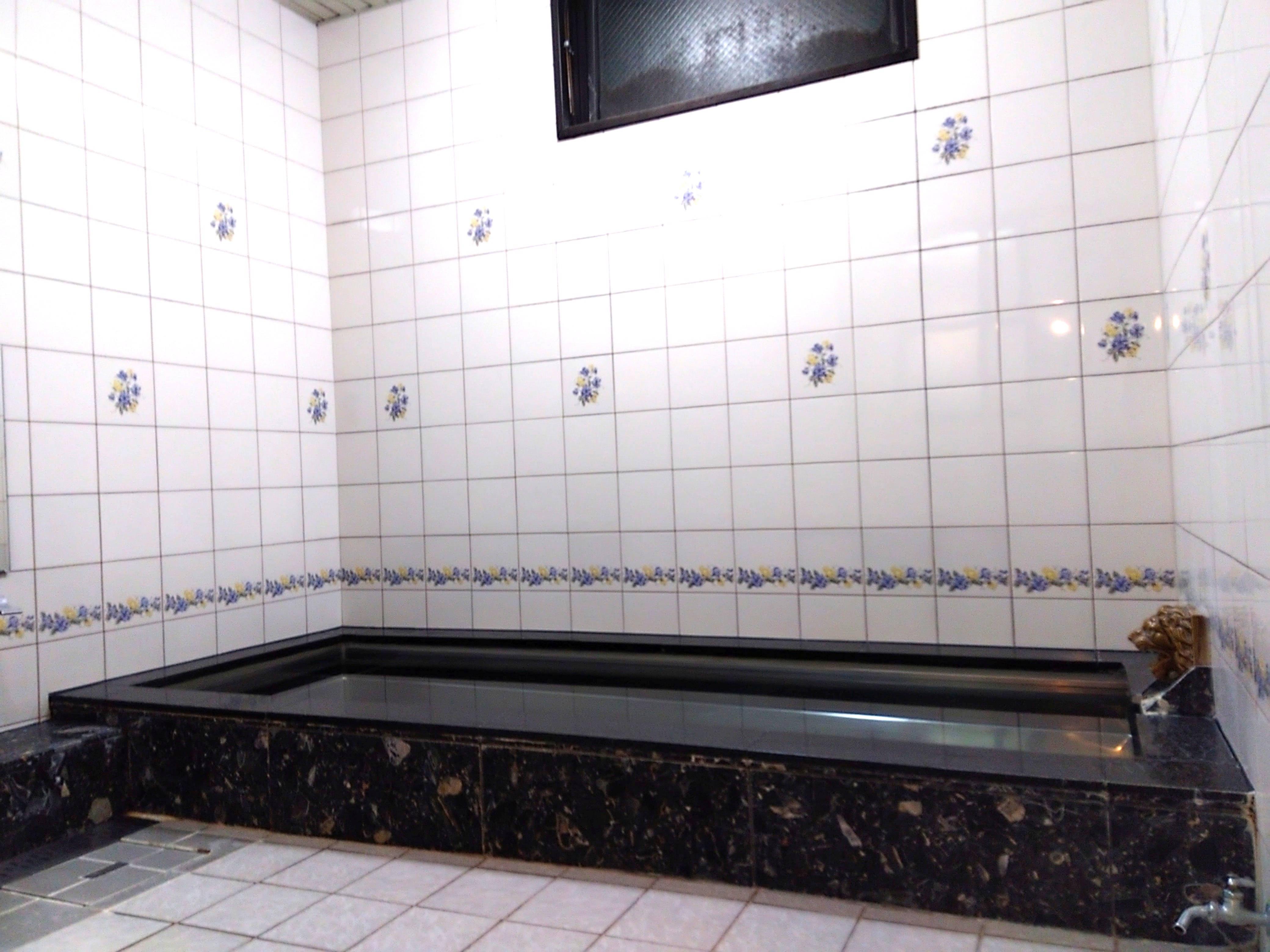 〇1Ｆ浴場〇　17：00～0：00　6：30～9：00まで　ご利用いただけます。