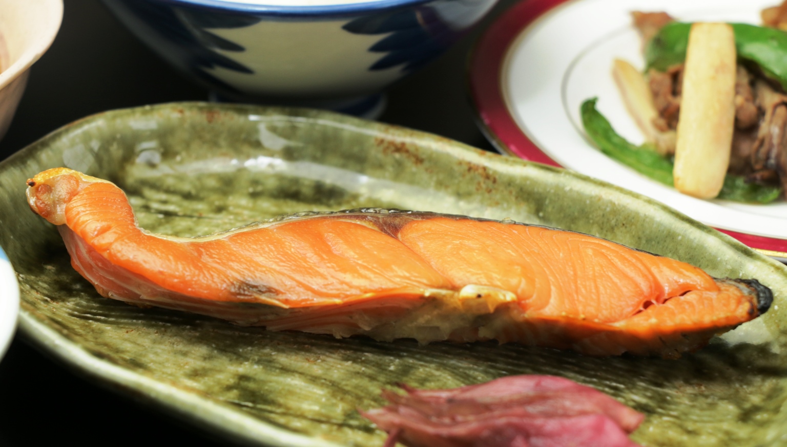 【冬・朝食付】外湯巡りに便利な当館♪朝は身体にやさしい和朝食を食べて出発！最終チェックイン22時まで