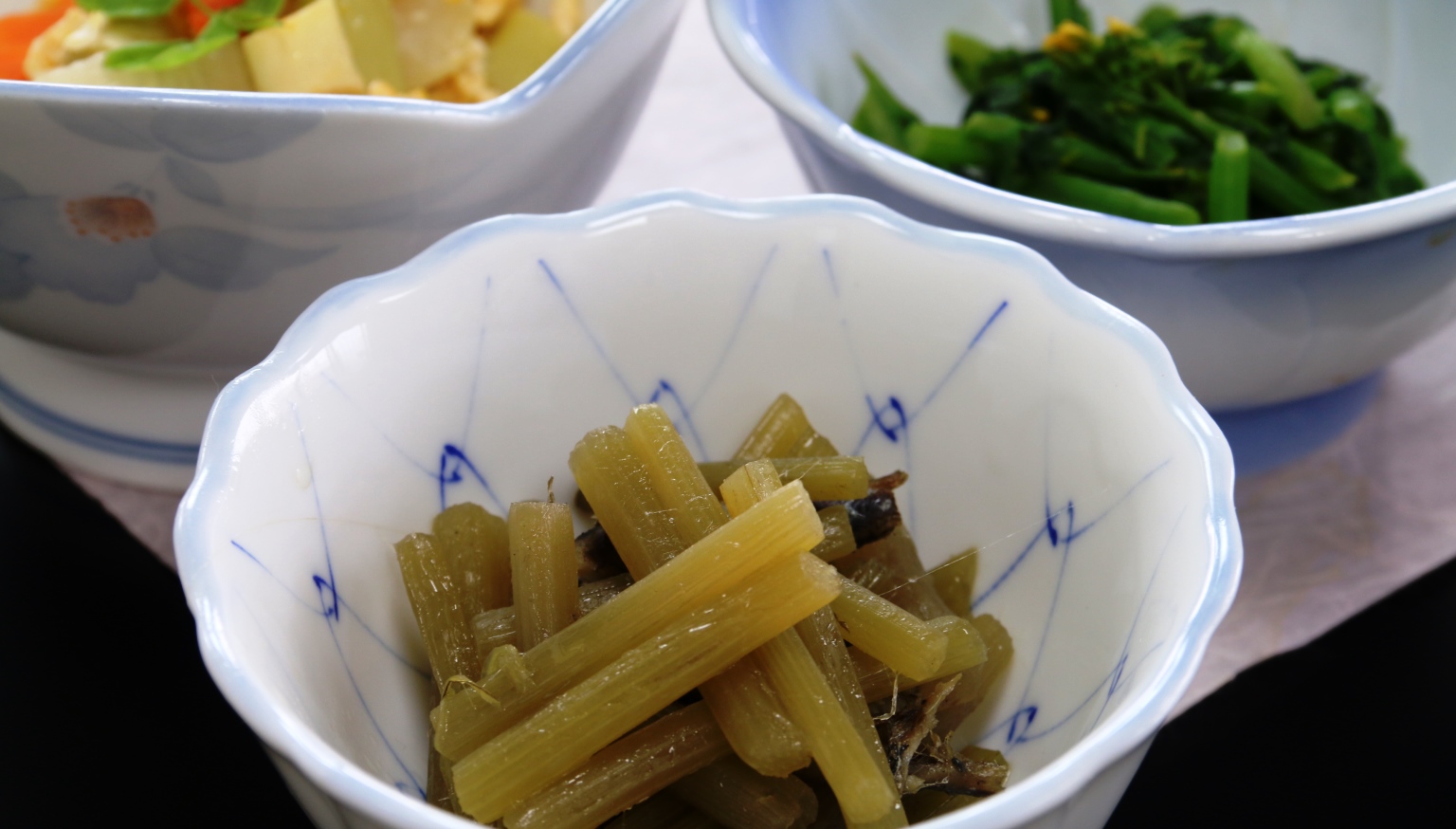 ふきの煮物-その時期に採れる【山菜】が味わえます