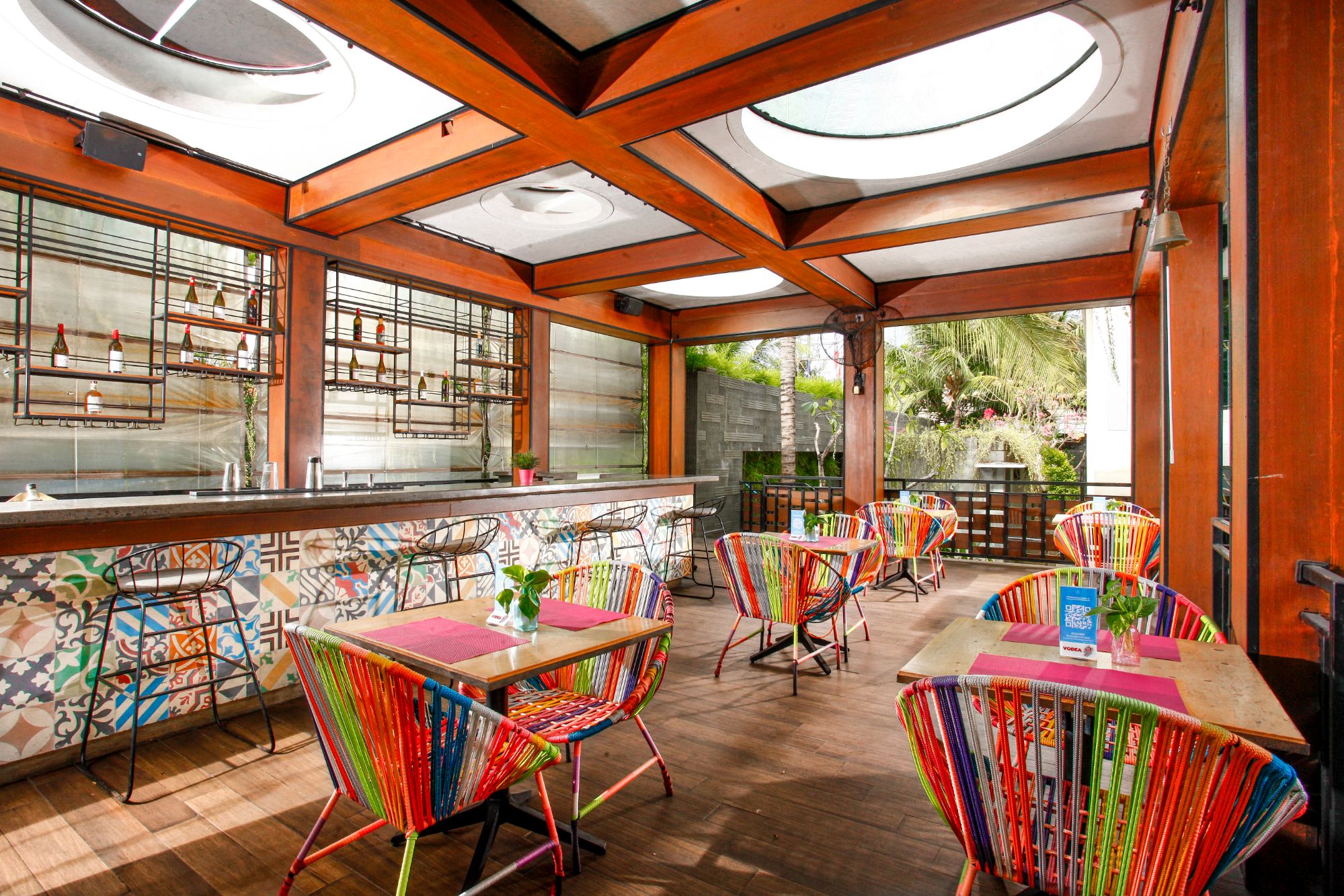 シックスティーン（Sixtint)プールバー