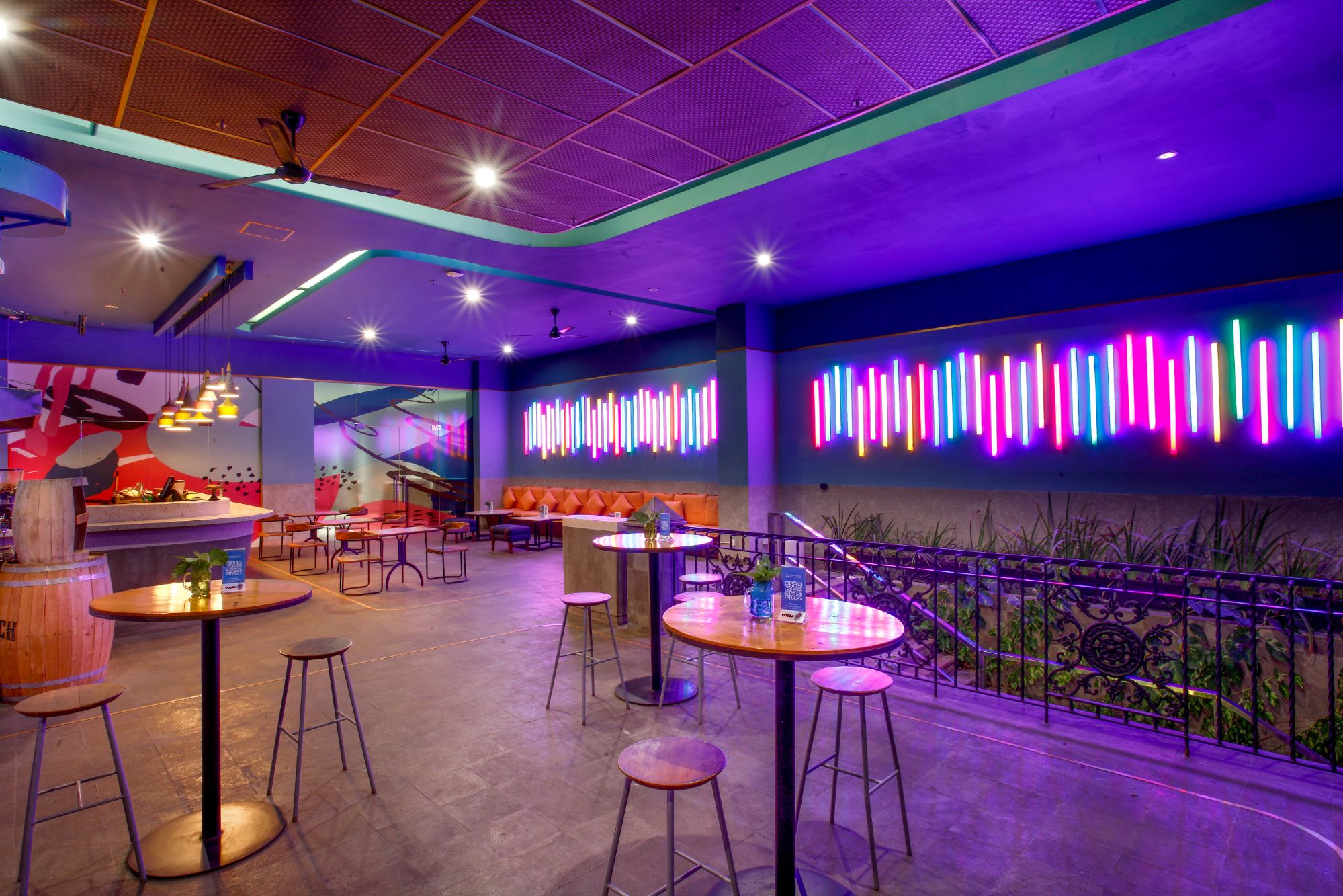 オールスター（All Star)スポーツバー&カフェ