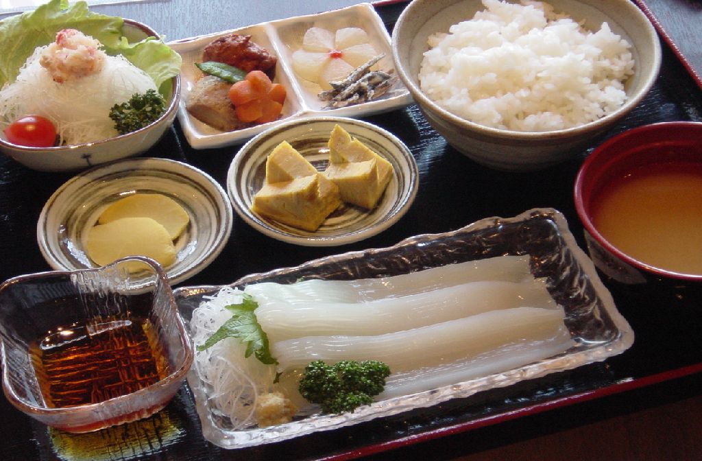 朝食例4（きくよ食堂イカソーメン定食）