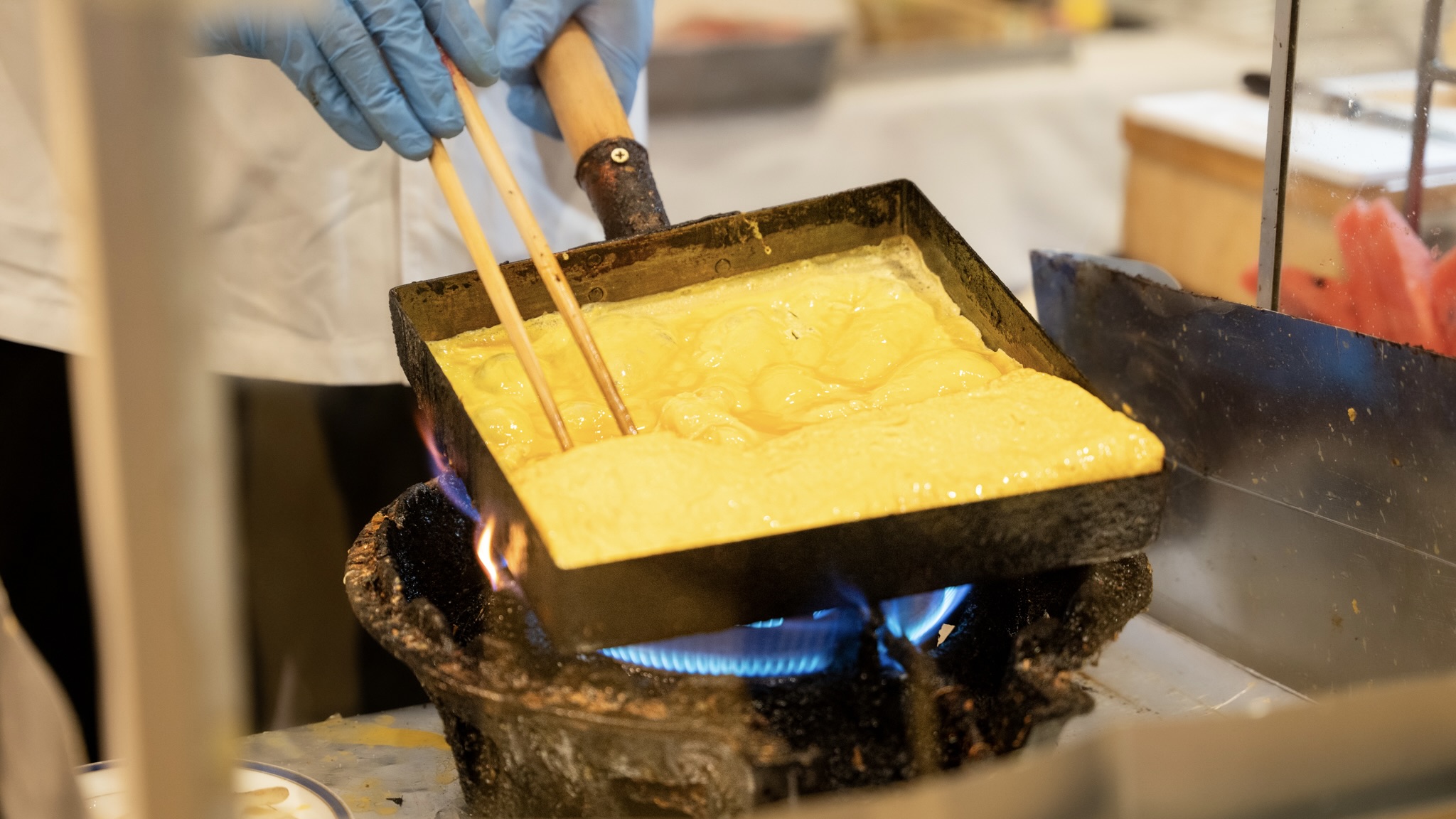 感動の朝食　板前が焼く卵焼き