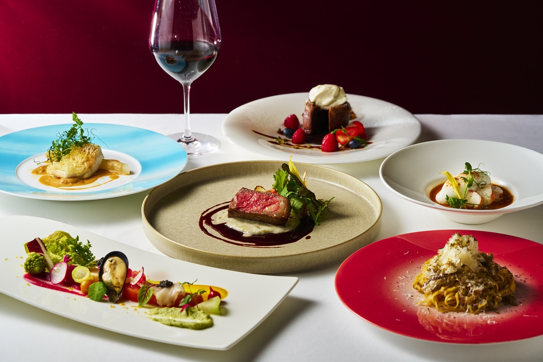 【窓側確約・グラスシャンパン付 】聖夜を彩るクリスマスディナー付