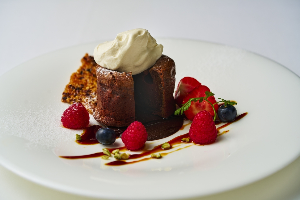 【窓側確約・グラスシャンパン付 】聖夜を彩るクリスマスディナー付