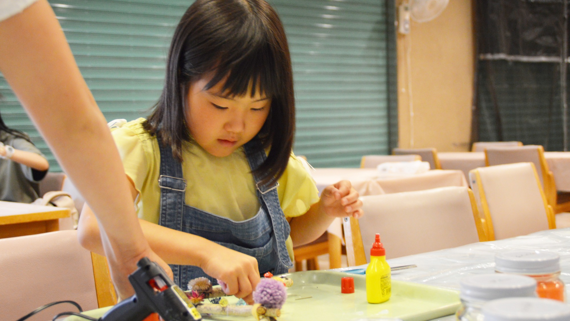 【森のクラフト】自然の木の枝、木の実を使ってリース作り☆どんな作品が出来るかは子供たち次第♪