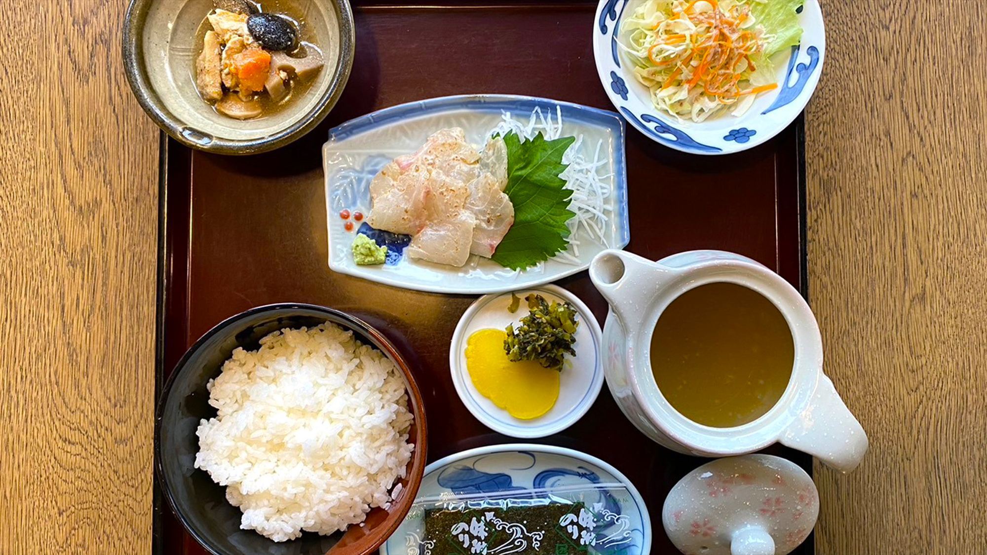 【3種類から選べる朝ごはん】胡麻ダレの風味が食欲そそる！二度美味しい「鯛だし茶漬け」