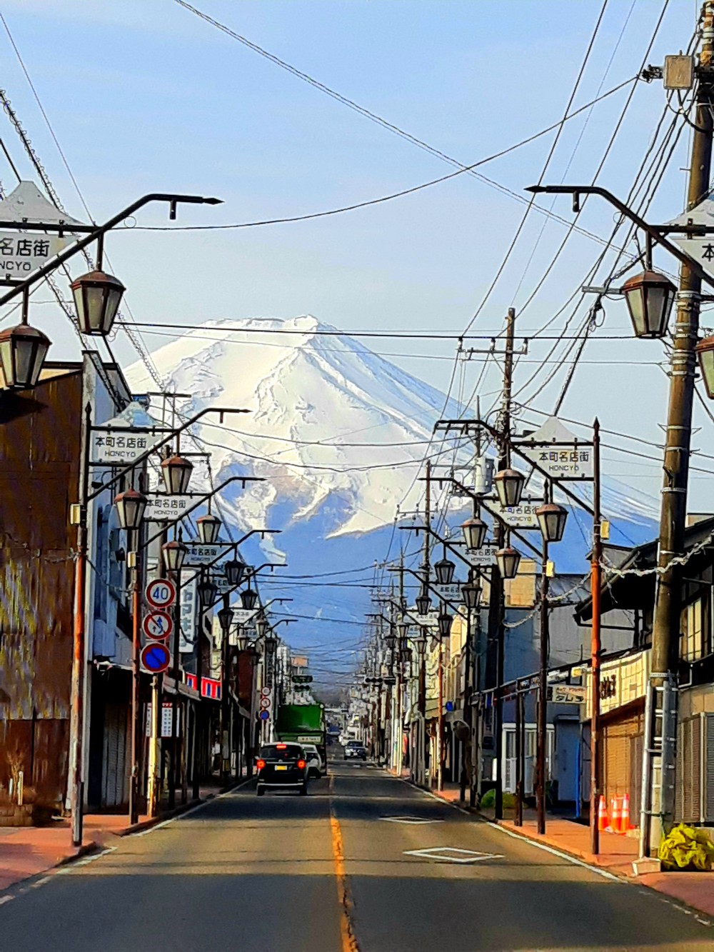 『西裏飲食チケット付き宿泊プラン』富士吉田の街並みを散策！はしご酒