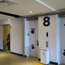 8F エレベーター