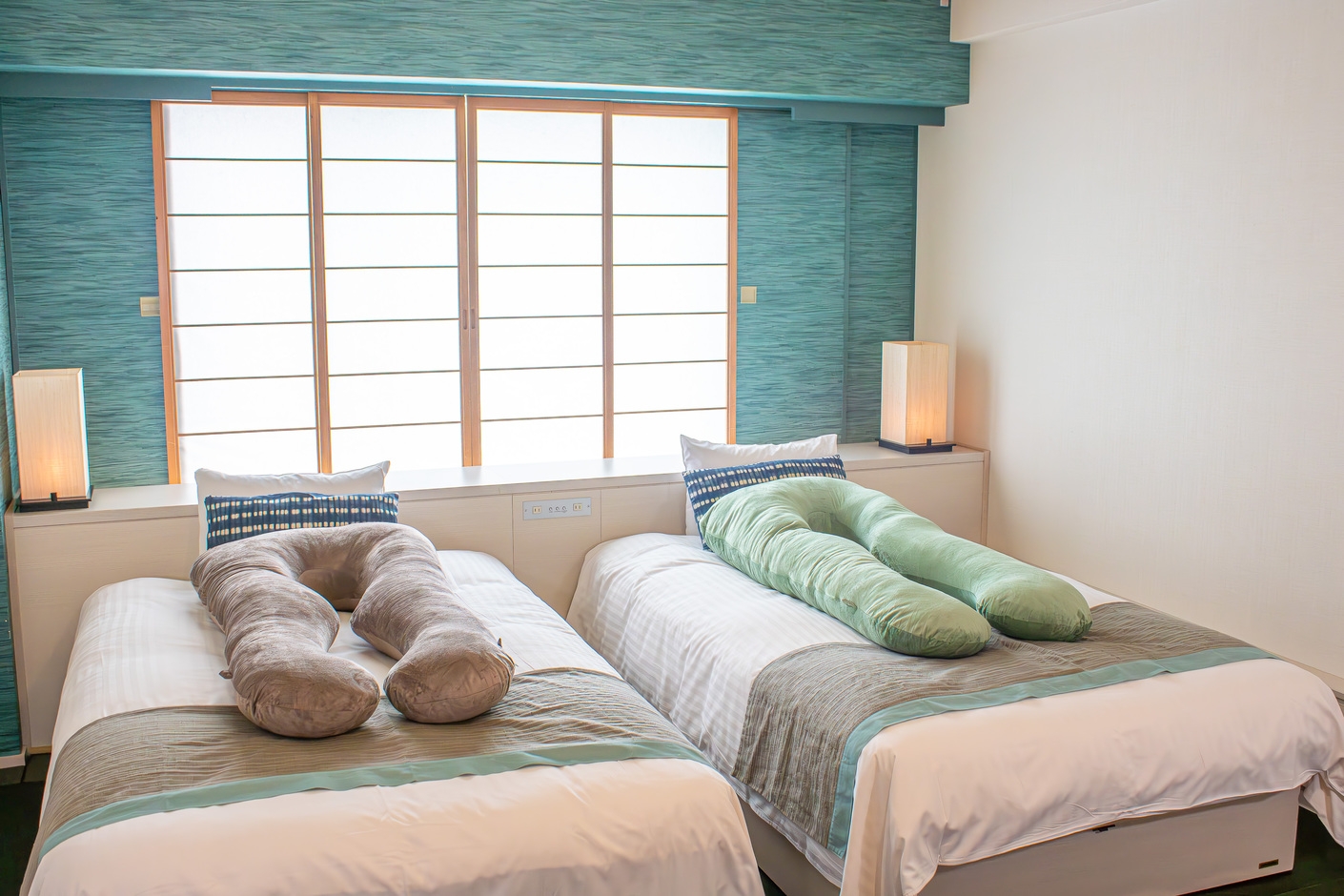 抱き枕（ハグモッチ）ぎゅっと快眠、赤ちゃん連れ子育て安心サポートプラン