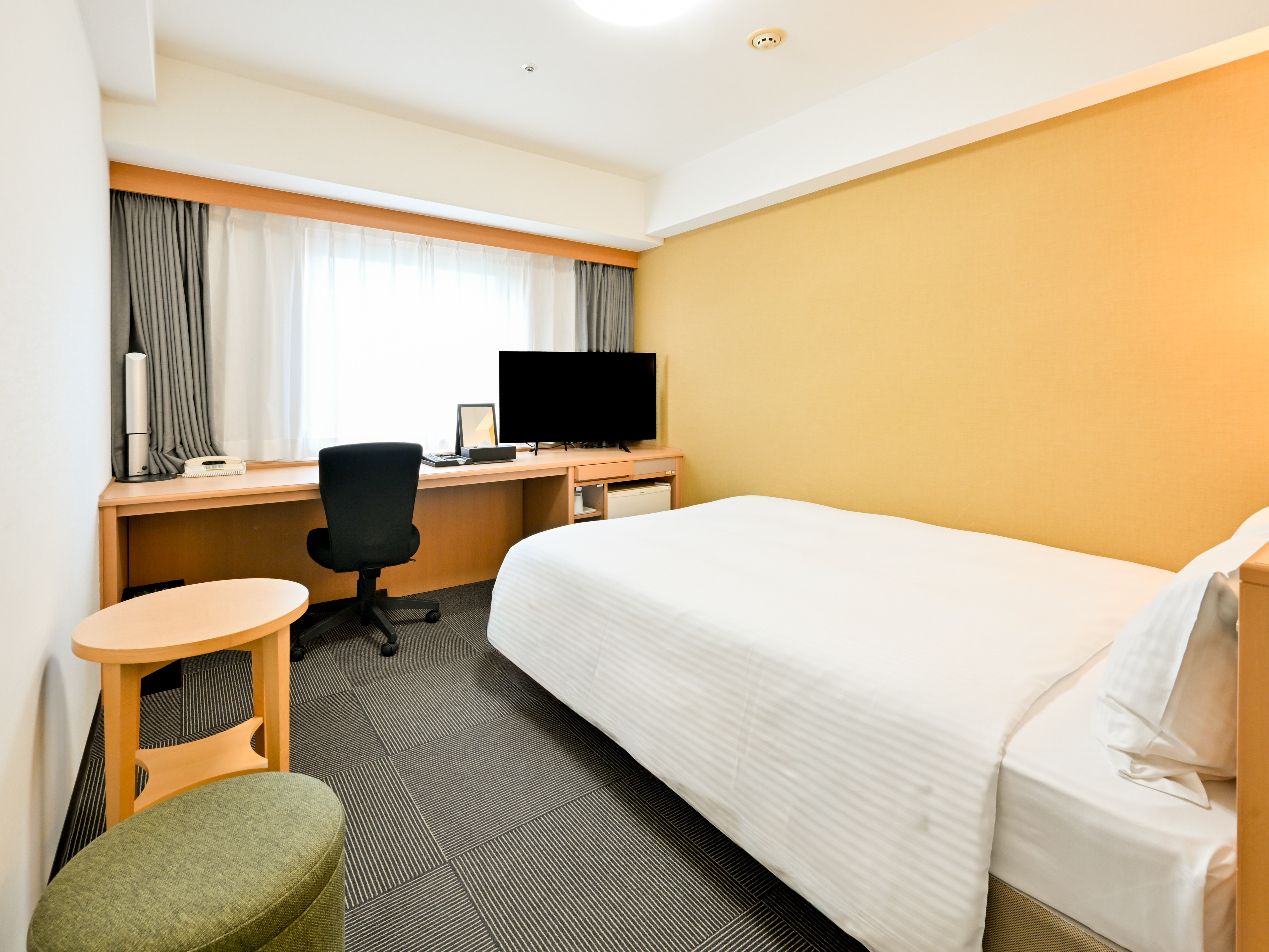 シングル/スタンダードダブル（ベッド幅140cm/18㎡）