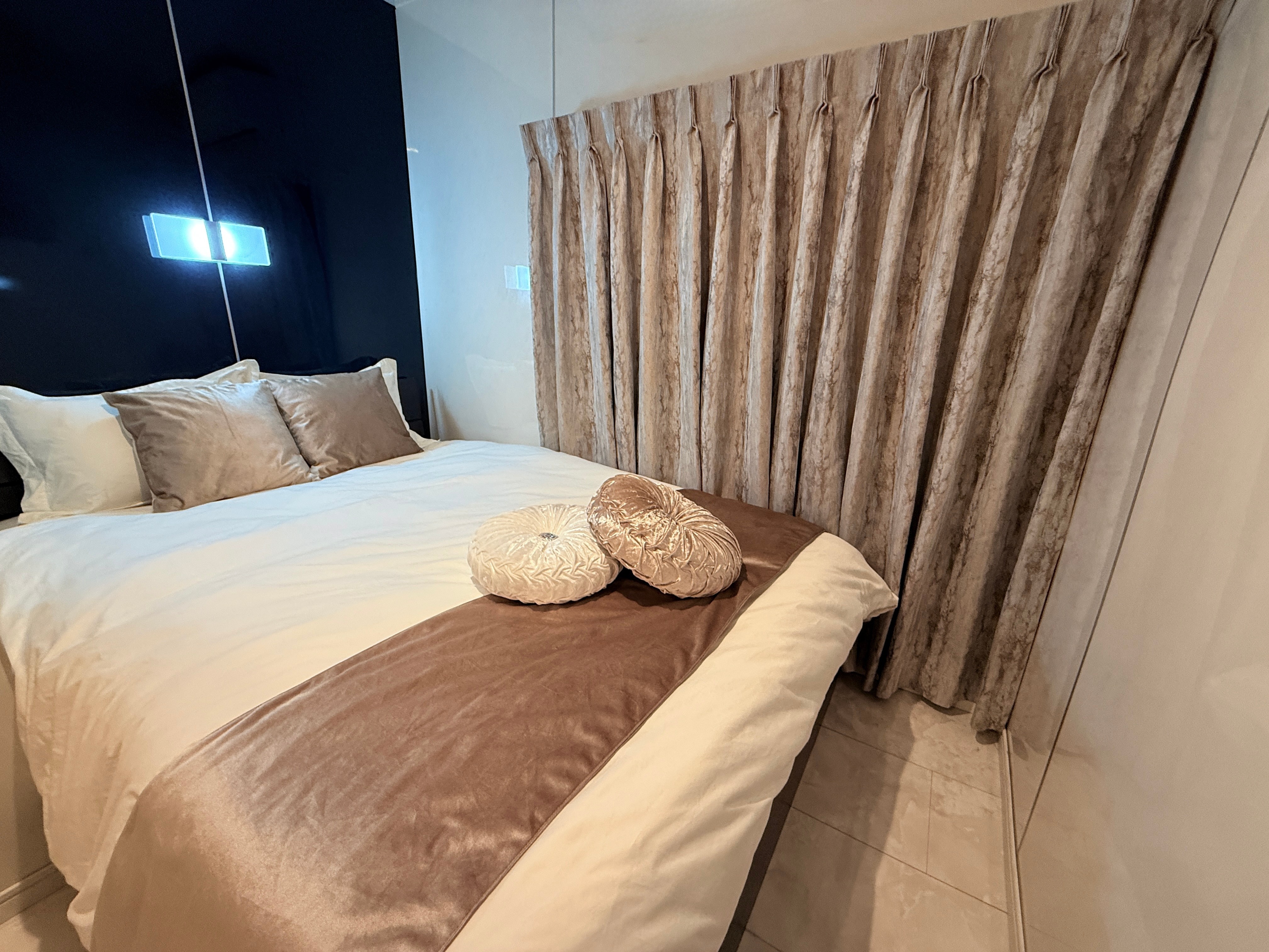 ダブルベッド１台