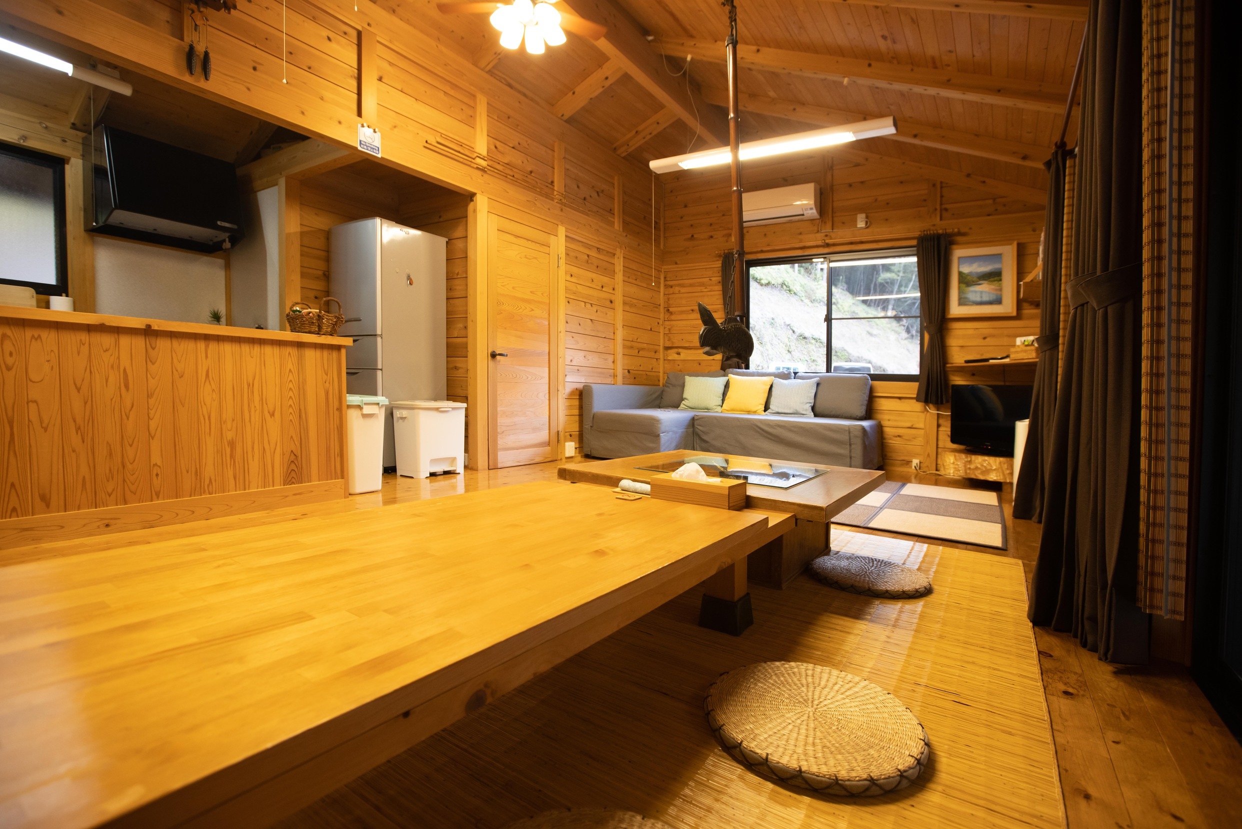 【夕食はお部屋で♪一泊夕食付プラン】とおわ育ちの四万十牛すき焼き鍋セット