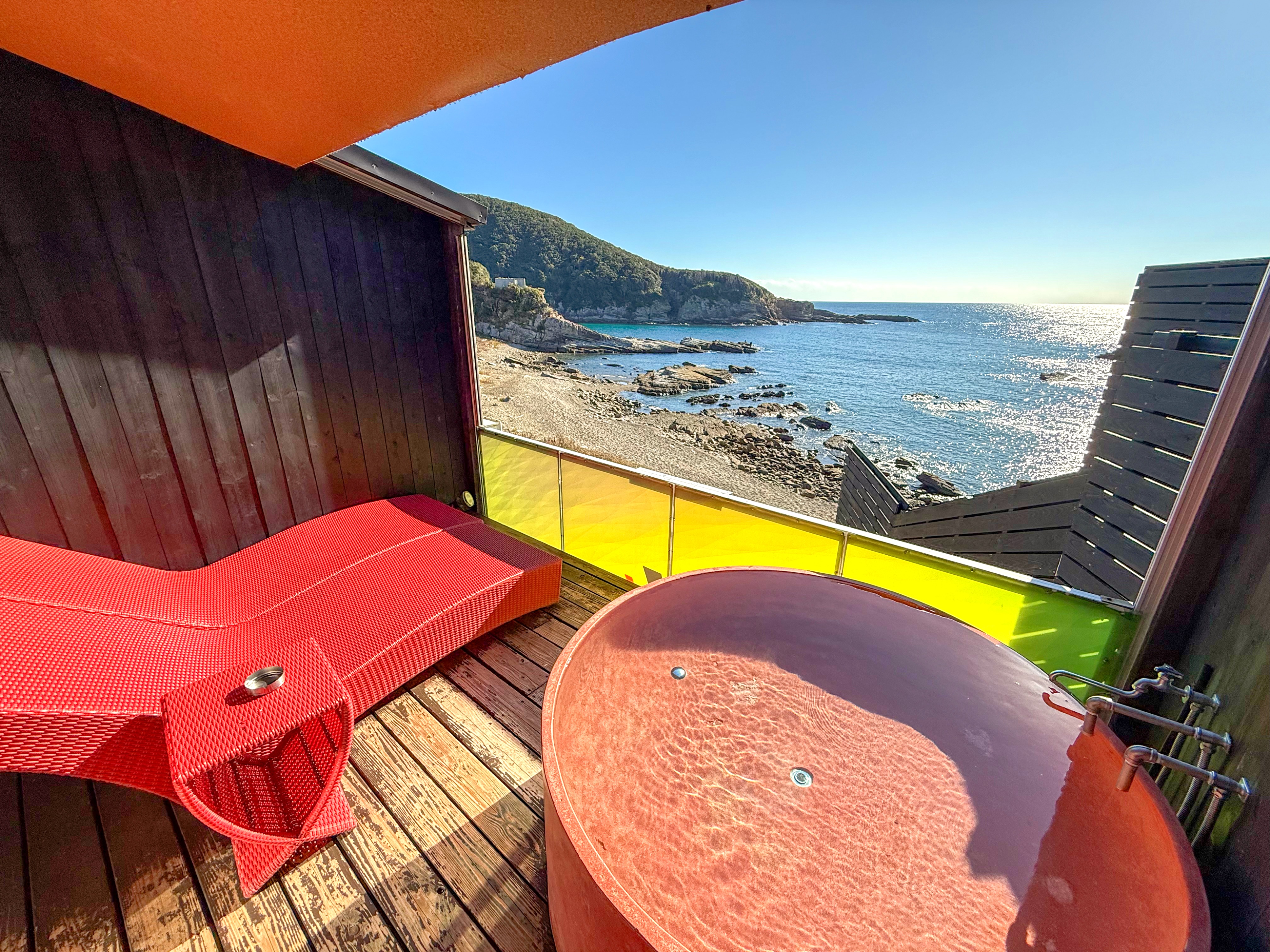 オーシャンフロント 露天風呂 丸形02