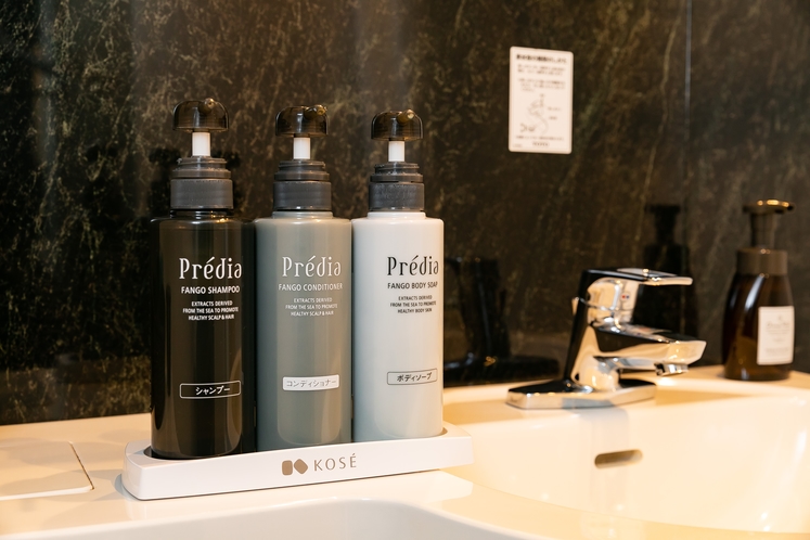 KOSE -Predia-　天然ミネラル泥成分配合。うるおいを与え頭皮と毛髪をケアします。
