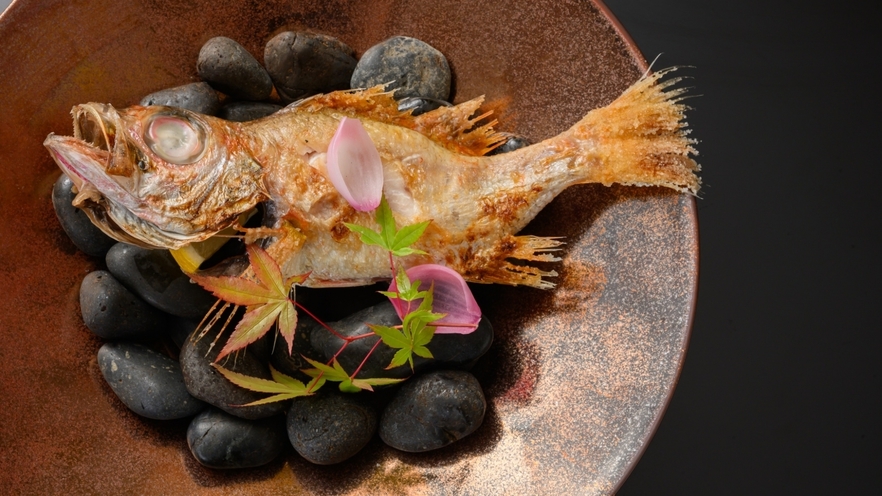 【ラドン熱気浴あり｜季節の「恵み」会席】鳥取黒毛和牛×ノドグロ◆山陰の美味を堪能（全12品）