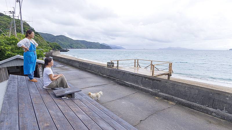 ＜海みる屋根の宿＞海や空を見ながら、のんびりした時間をお過ごしください。