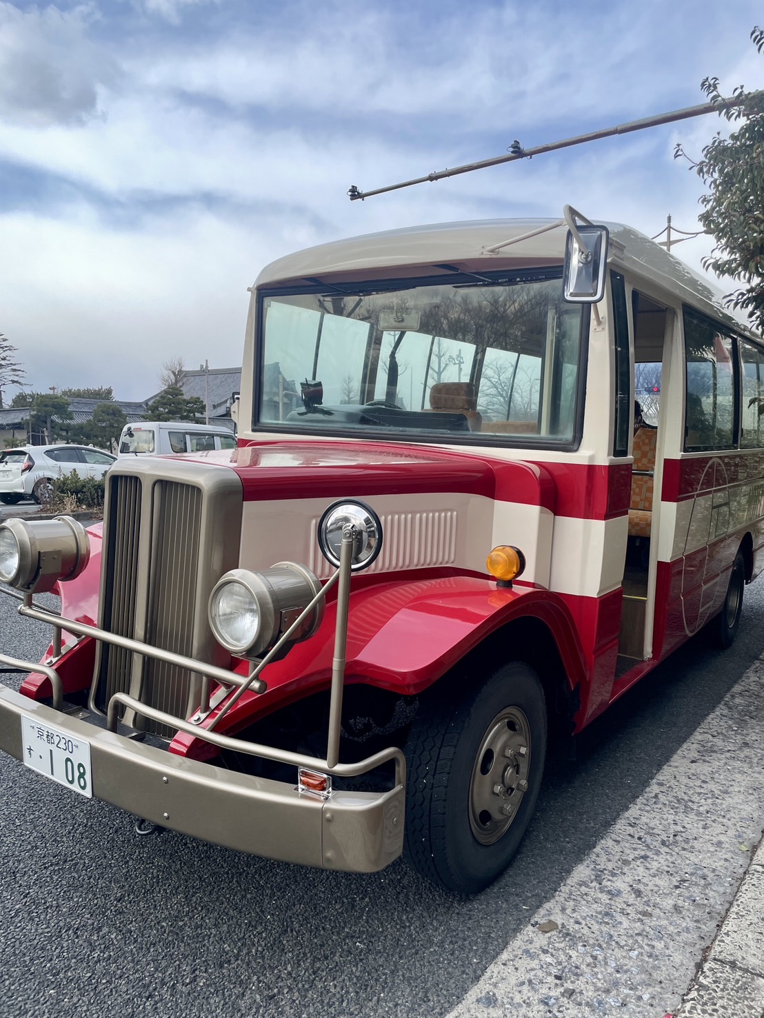 ボンネットバス