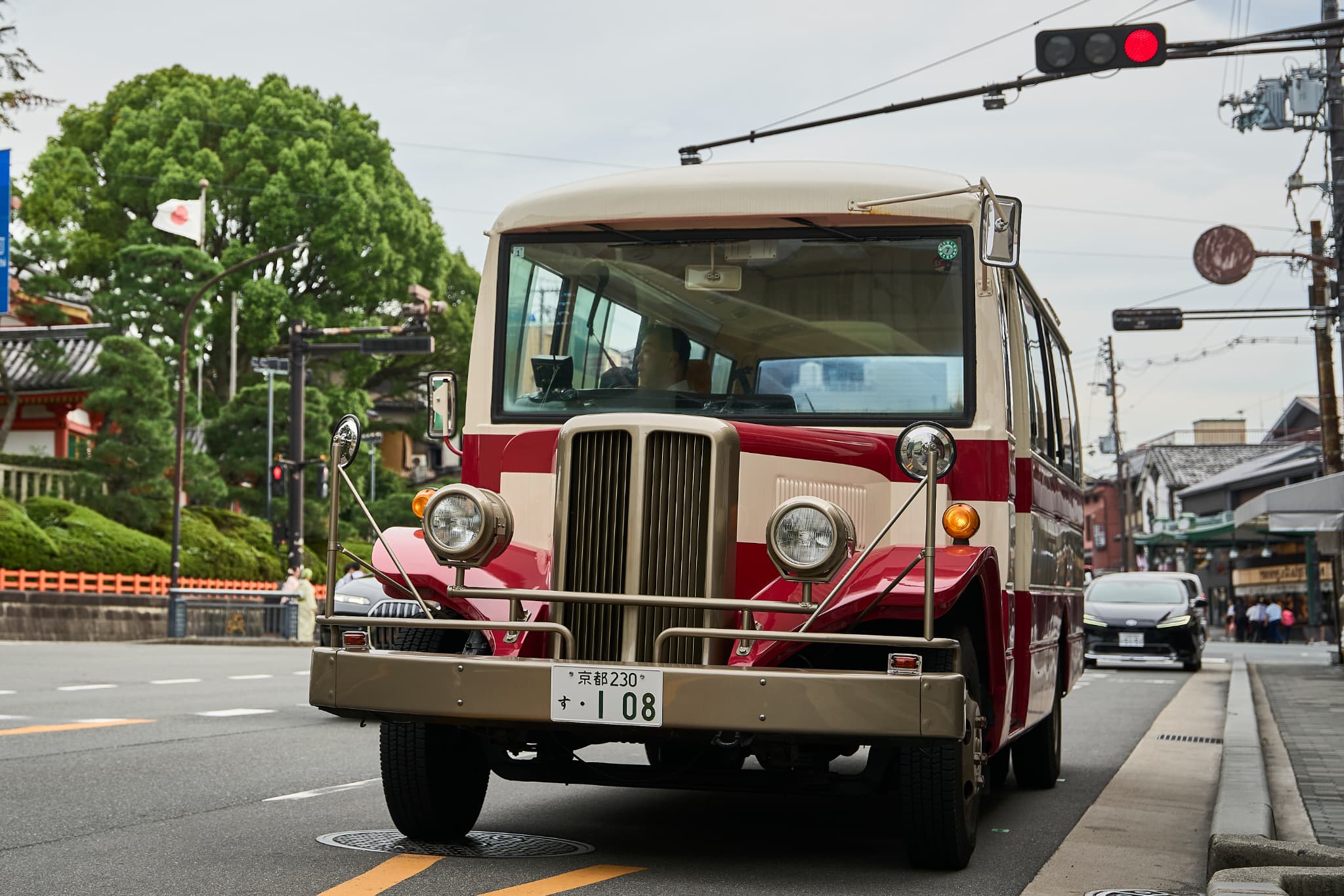 ボンネットバス