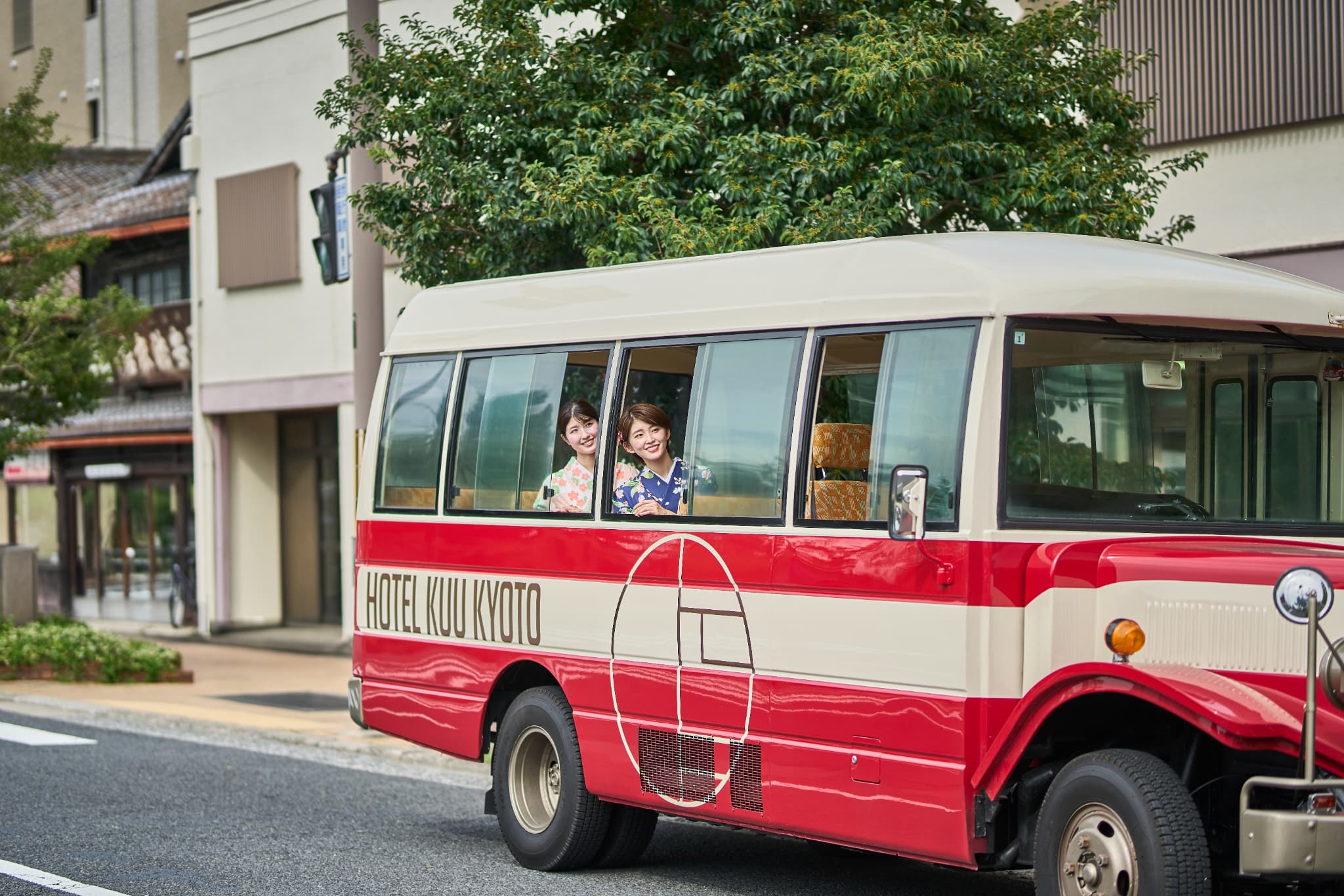 ボンネットバス