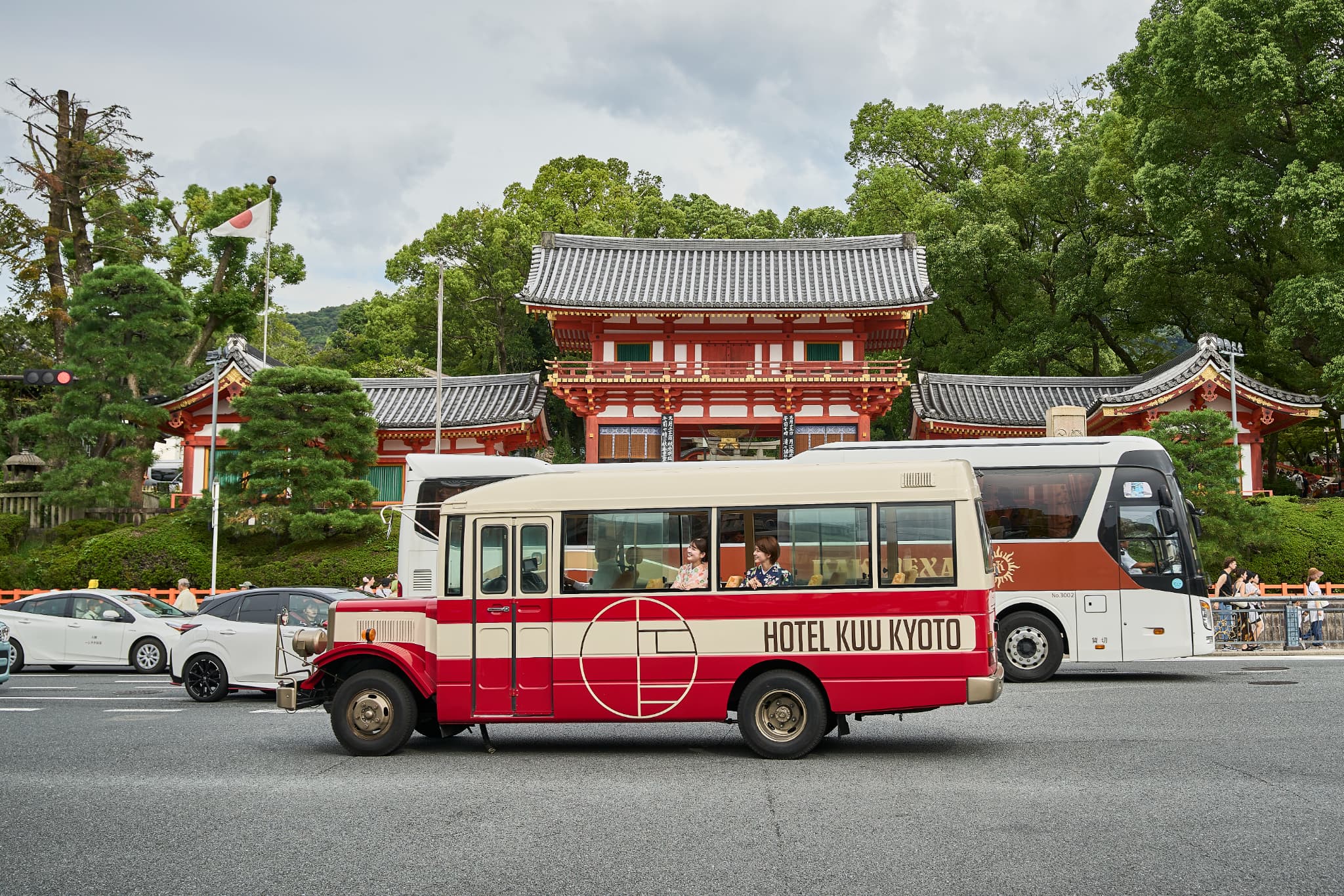 ボンネットバス