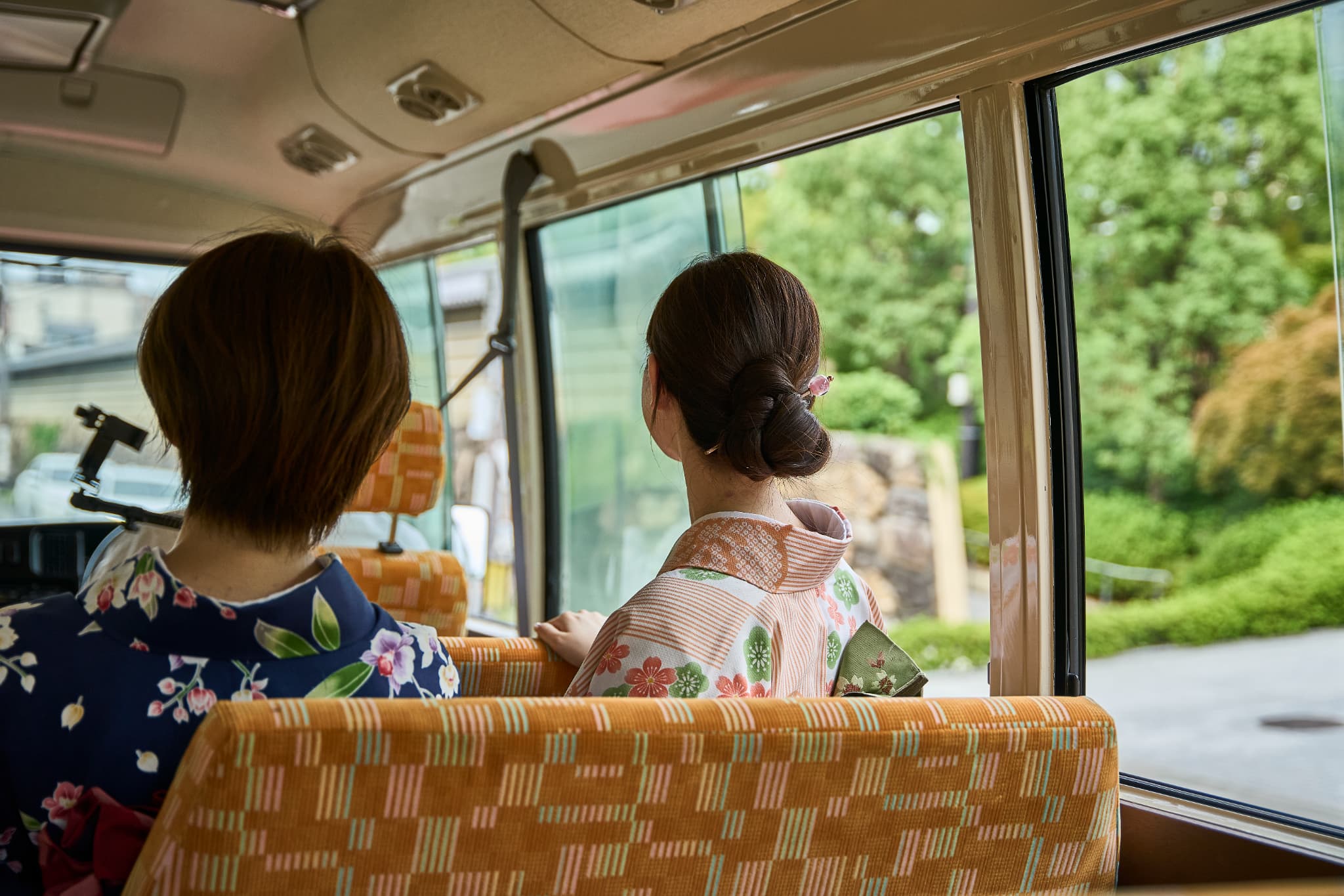 ボンネットバス