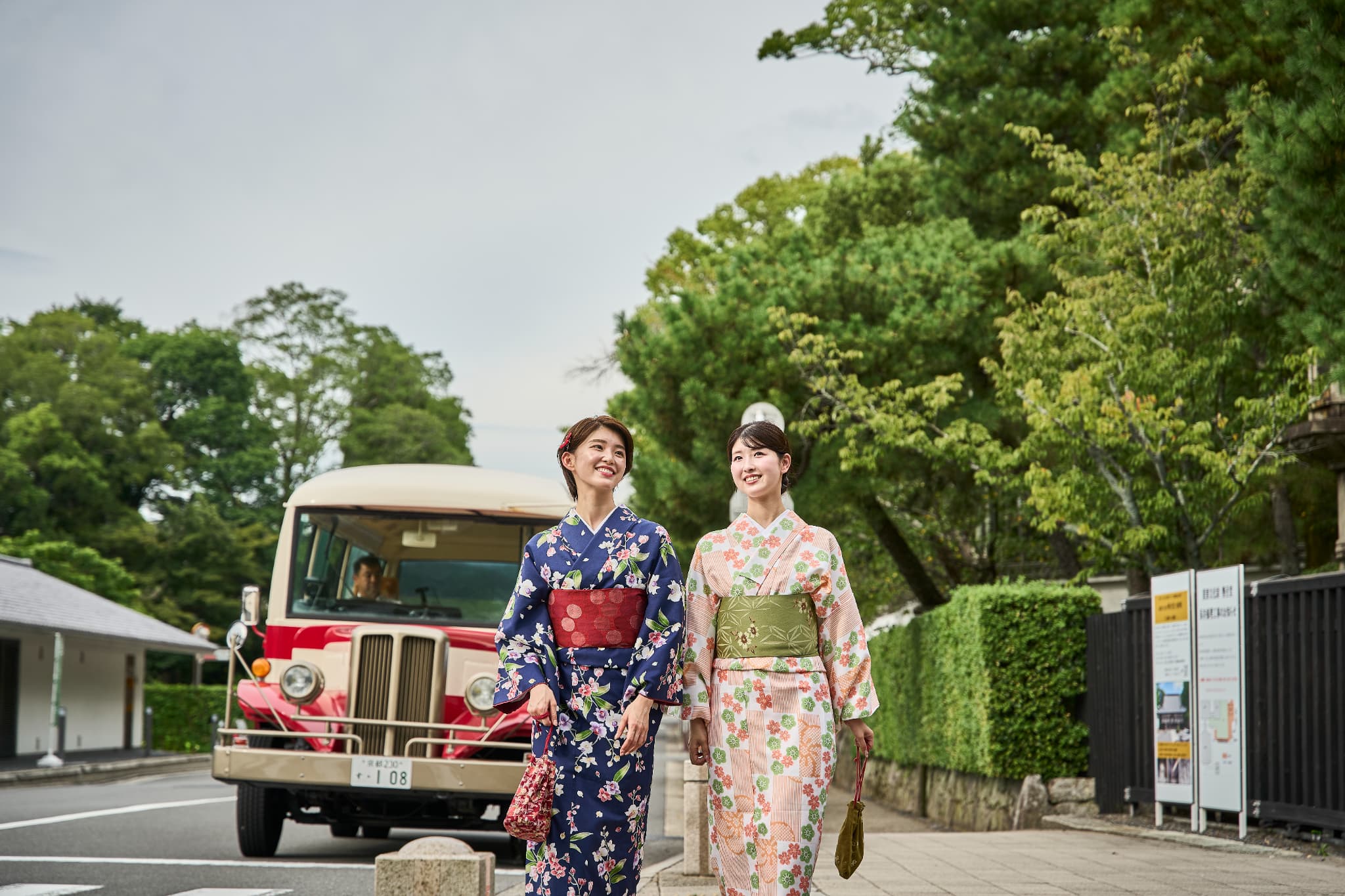 ボンネットバス