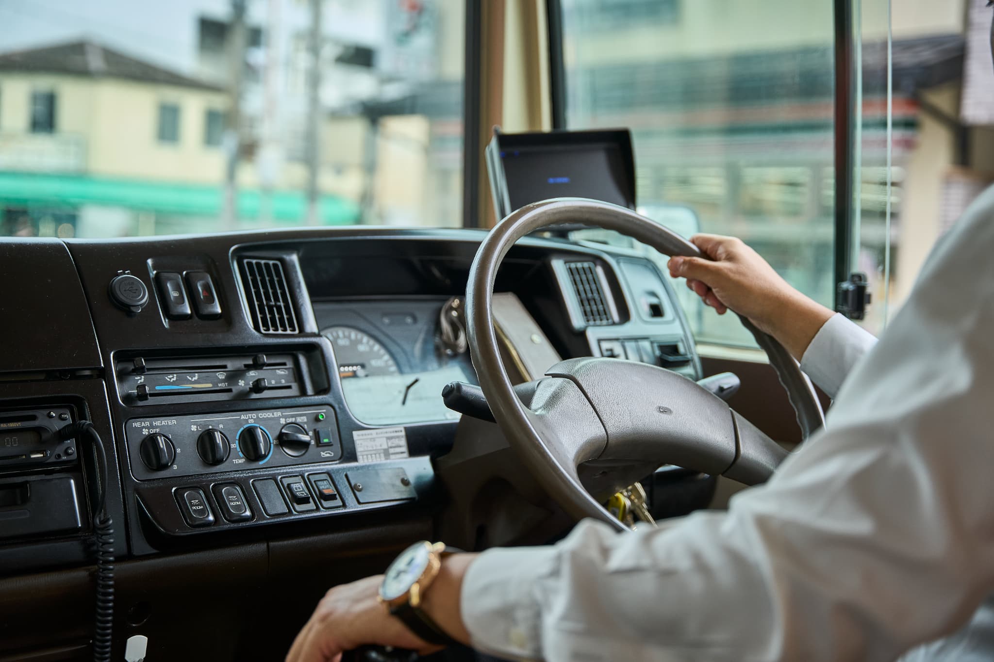 ボンネットバス