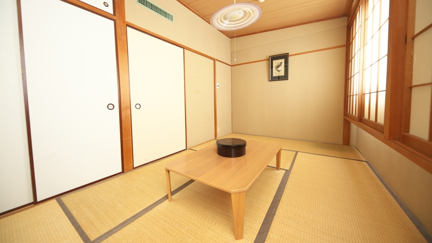 【和室】和室は8畳で、全2室ご用意しております。