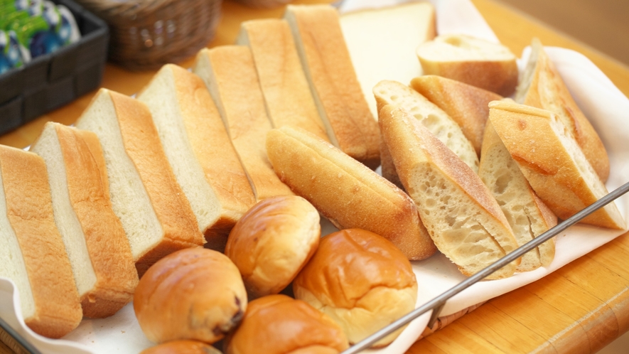 【朝食バイキング】ご飯はおかず！？パンとお米の両方を召し上がる方も。