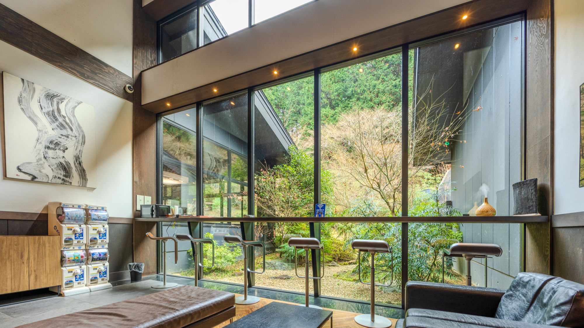 【本館】フロント前ロビー