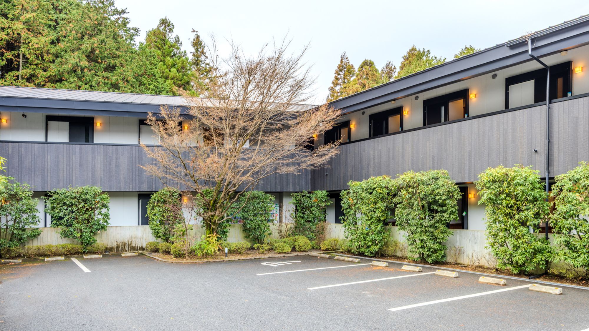 【本館】客室棟 外観