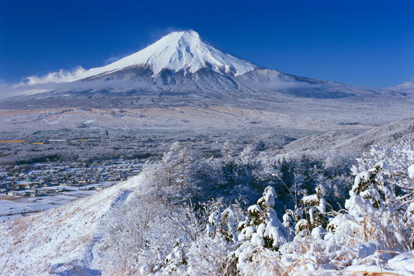 雪景色の富士山