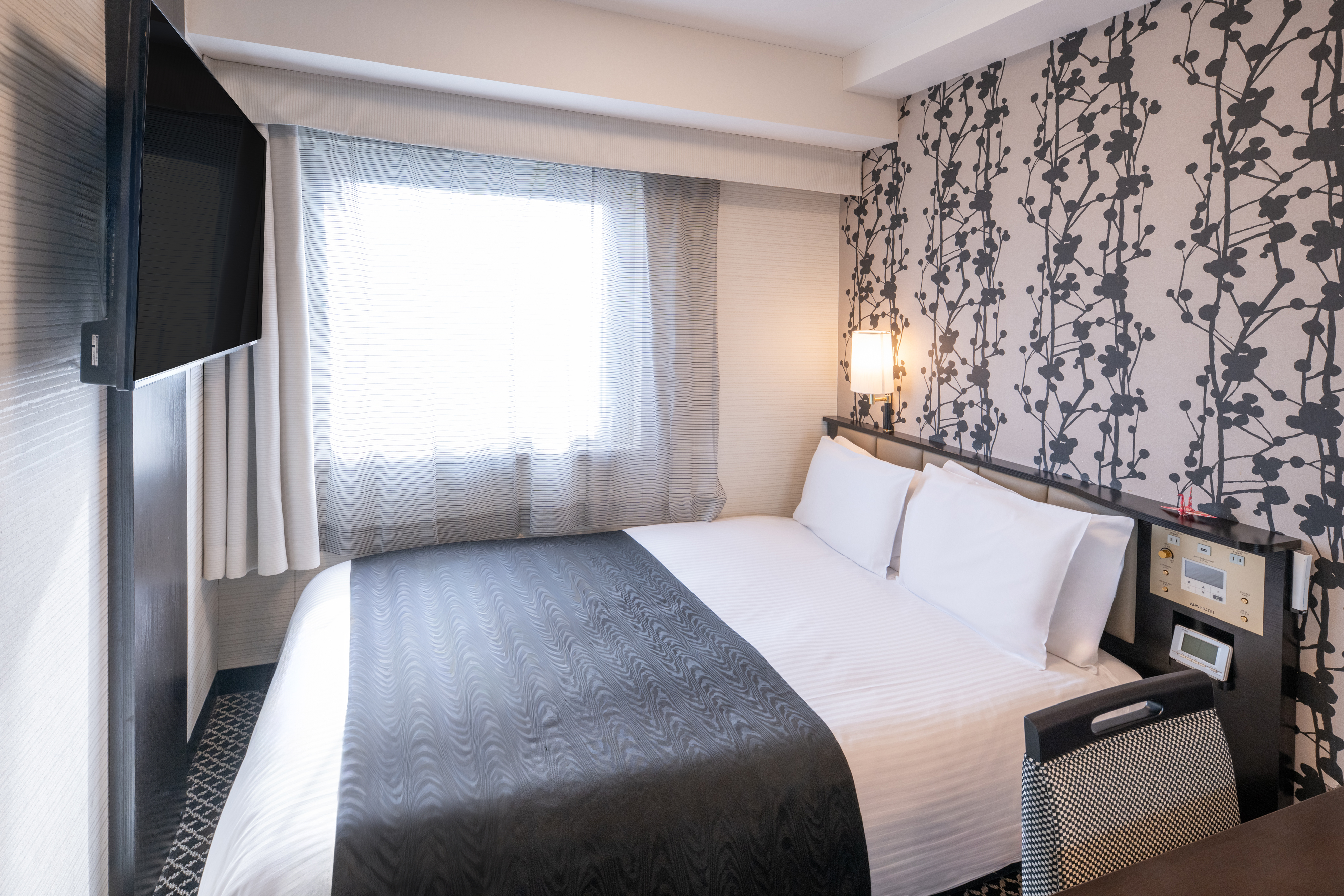 ダブル【全室禁煙】（広さ11㎡/ベッド幅140cm）