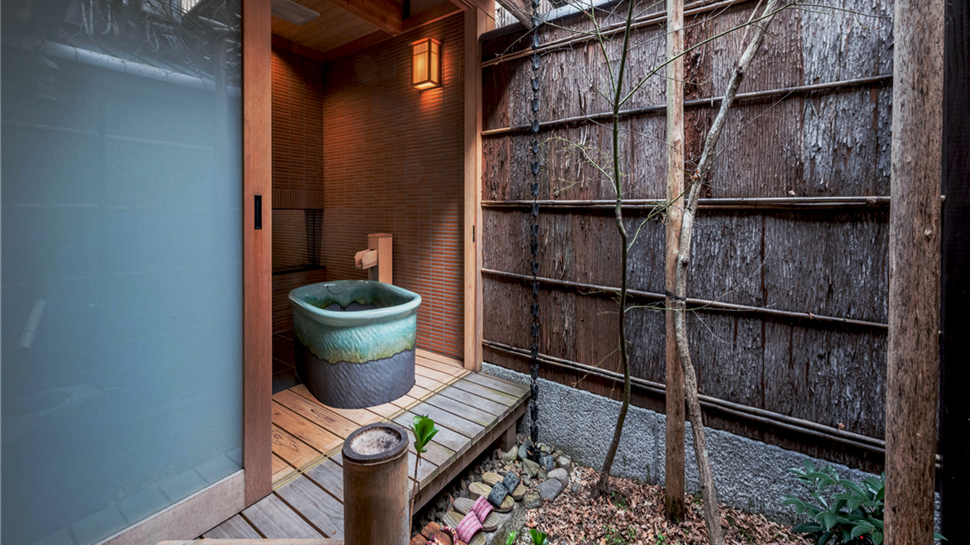 ■京町家■二藍【一棟貸し】坪庭を望む「露天風呂」