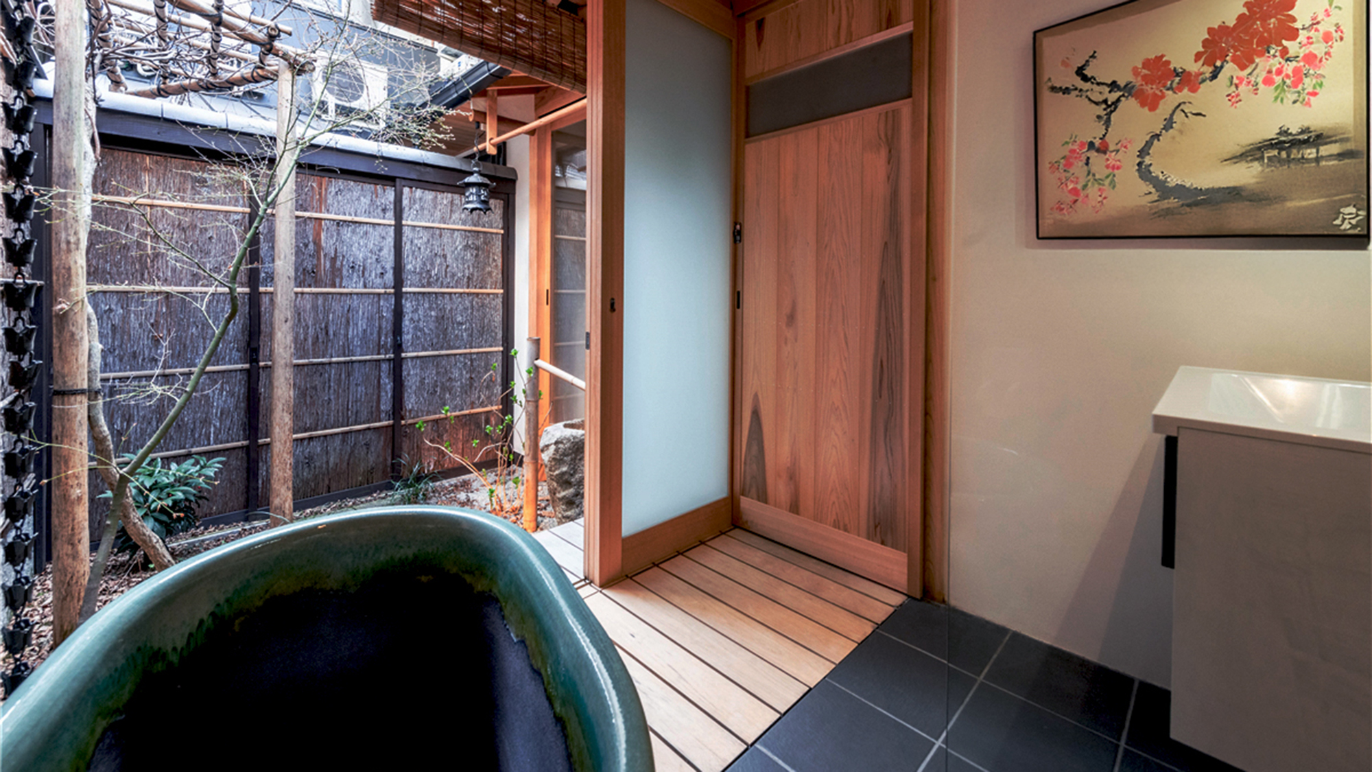 ■京町家■二藍【一棟貸し】坪庭を望む「露天風呂」