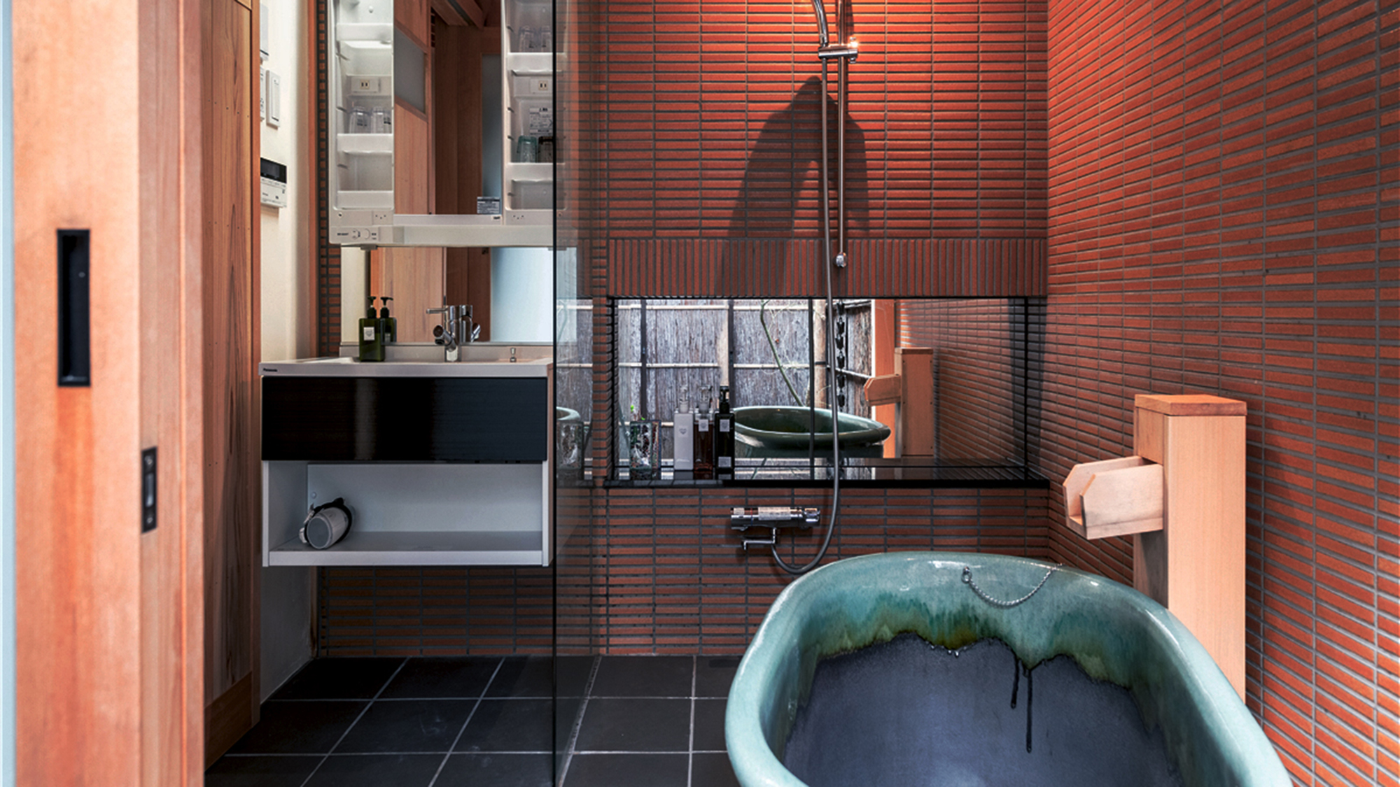 ■京町家■二藍【一棟貸し】坪庭を望む「露天風呂」