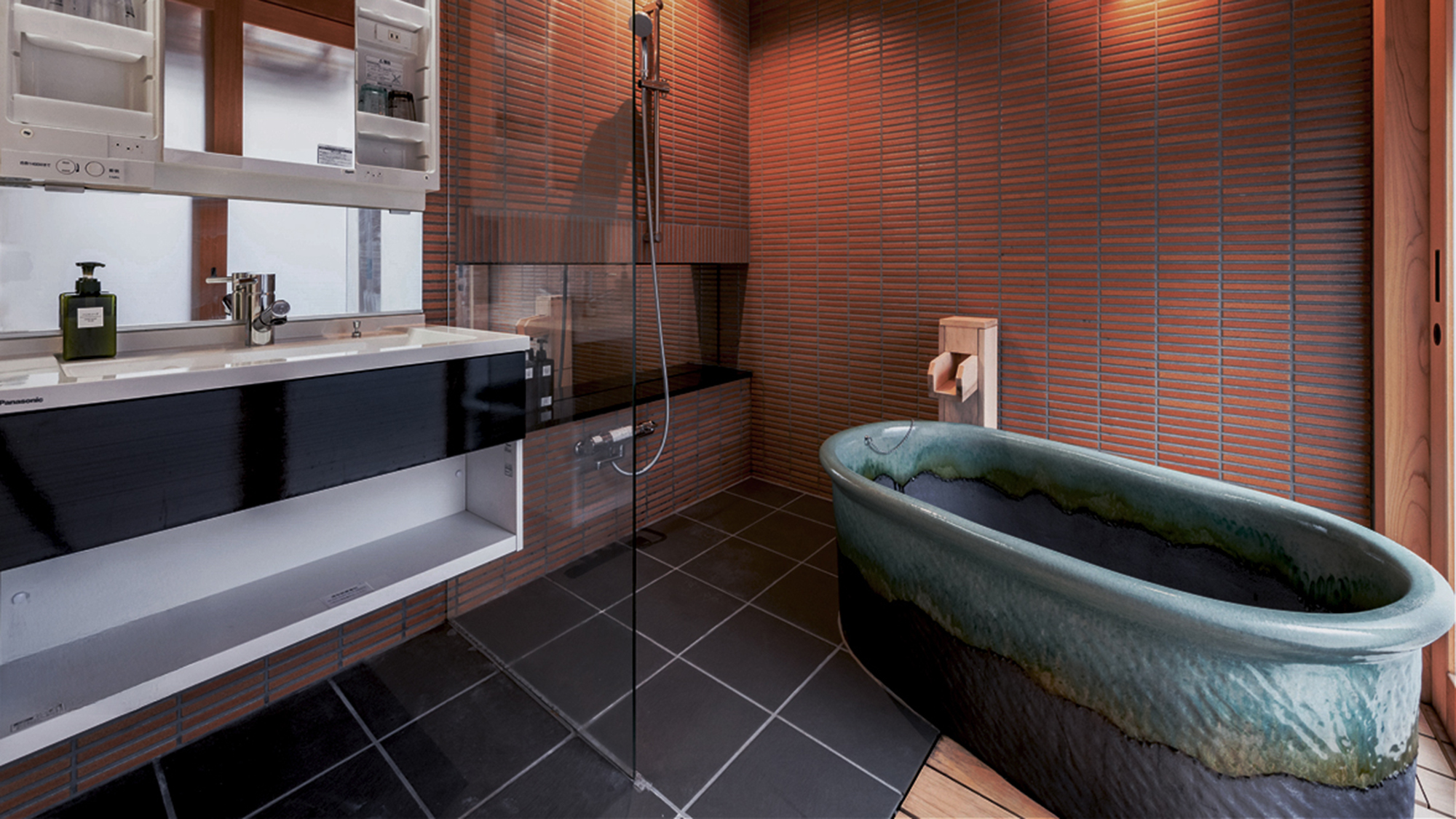 ■京町家■二藍【一棟貸し】坪庭を望む「露天風呂」