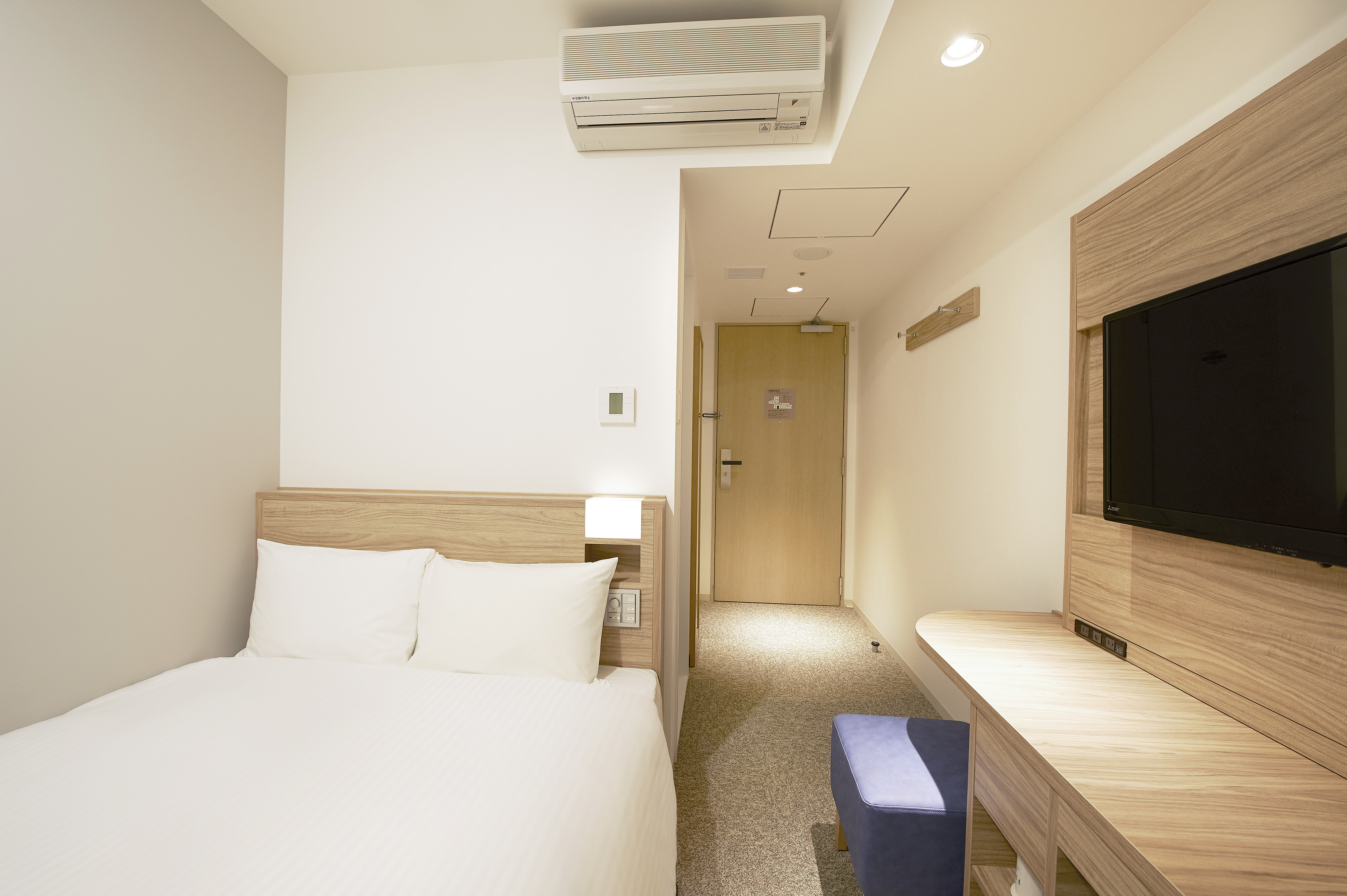 ダブル　ベッド幅140cmのダブルサイズベッド