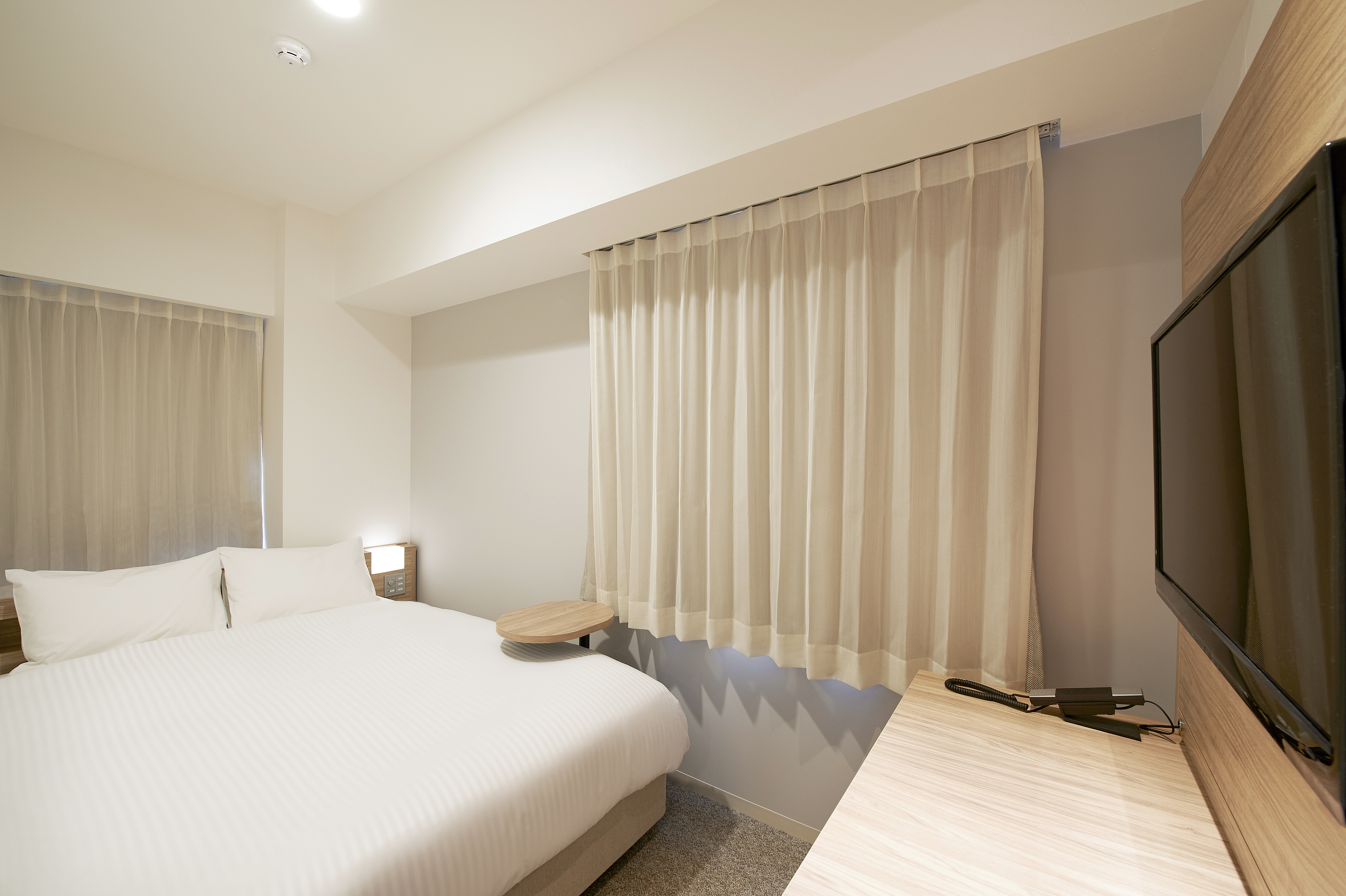 コ－ナーダブル　14平米のゆったり角部屋