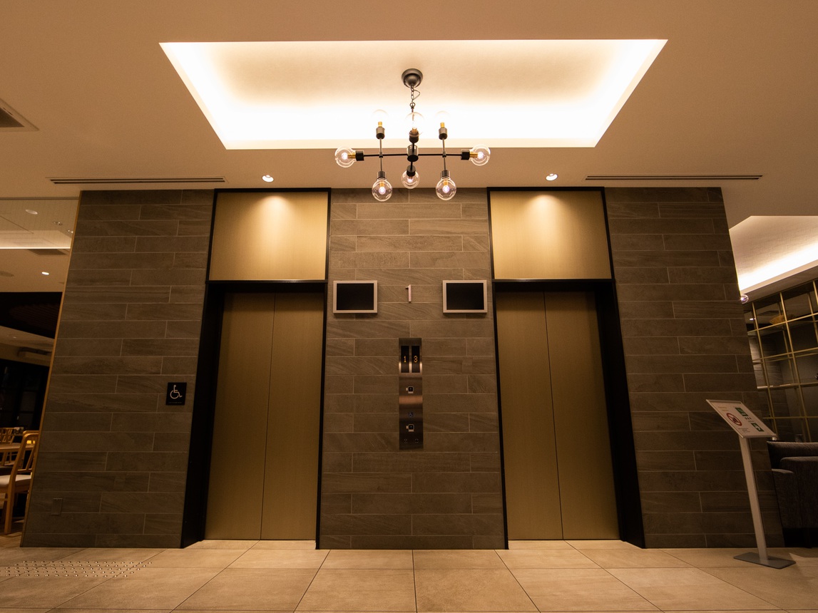 【エレベーターホール】快適なひとときを過ごす充実した館内設備。