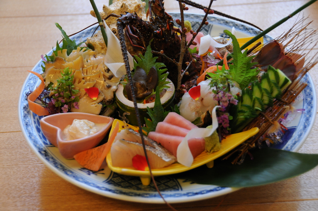 【お料理アップグレード】【スタンダード】伊勢海老＆鮑付きでちょっぴり贅沢な一泊二食付きプラン