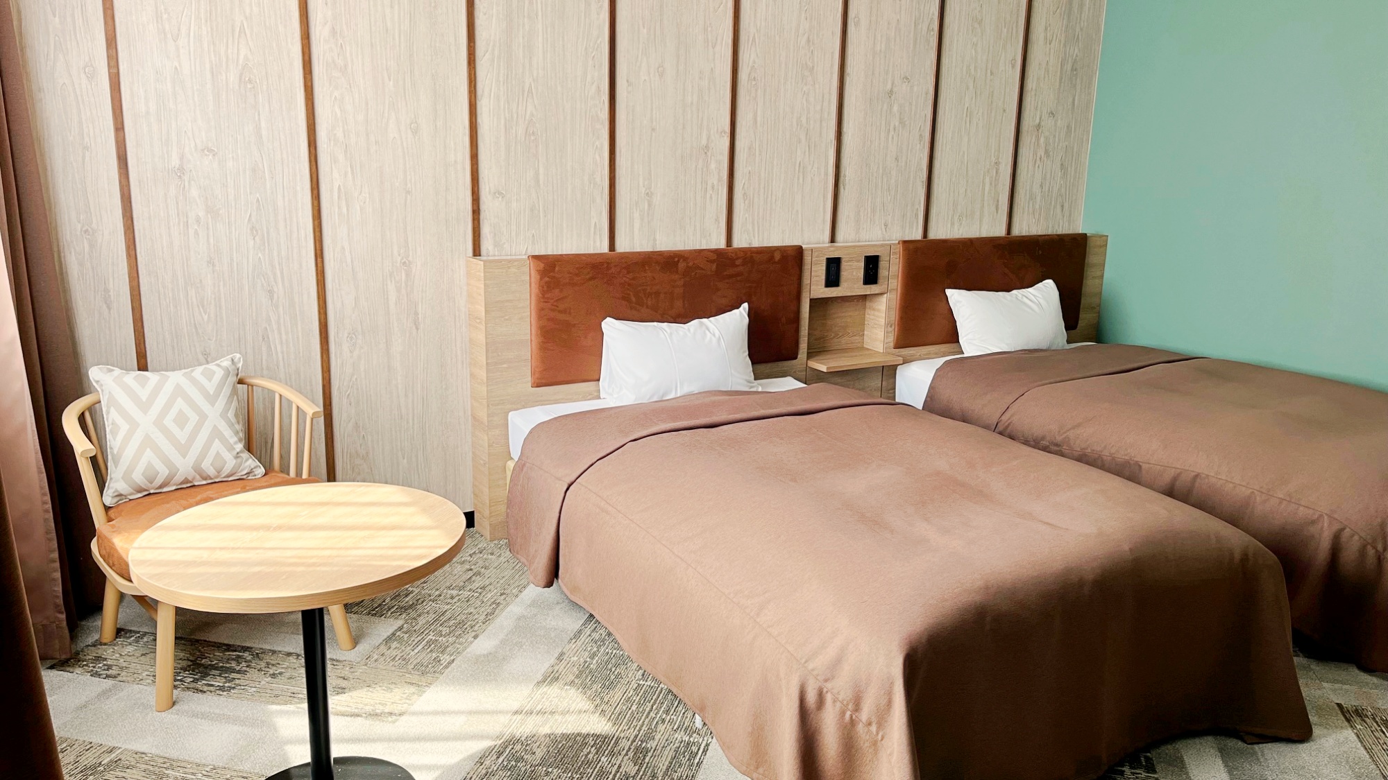 【客室一例（エグゼクティブ）】木の温もりとスタイリッシュな空間で心安らぐ時間を。