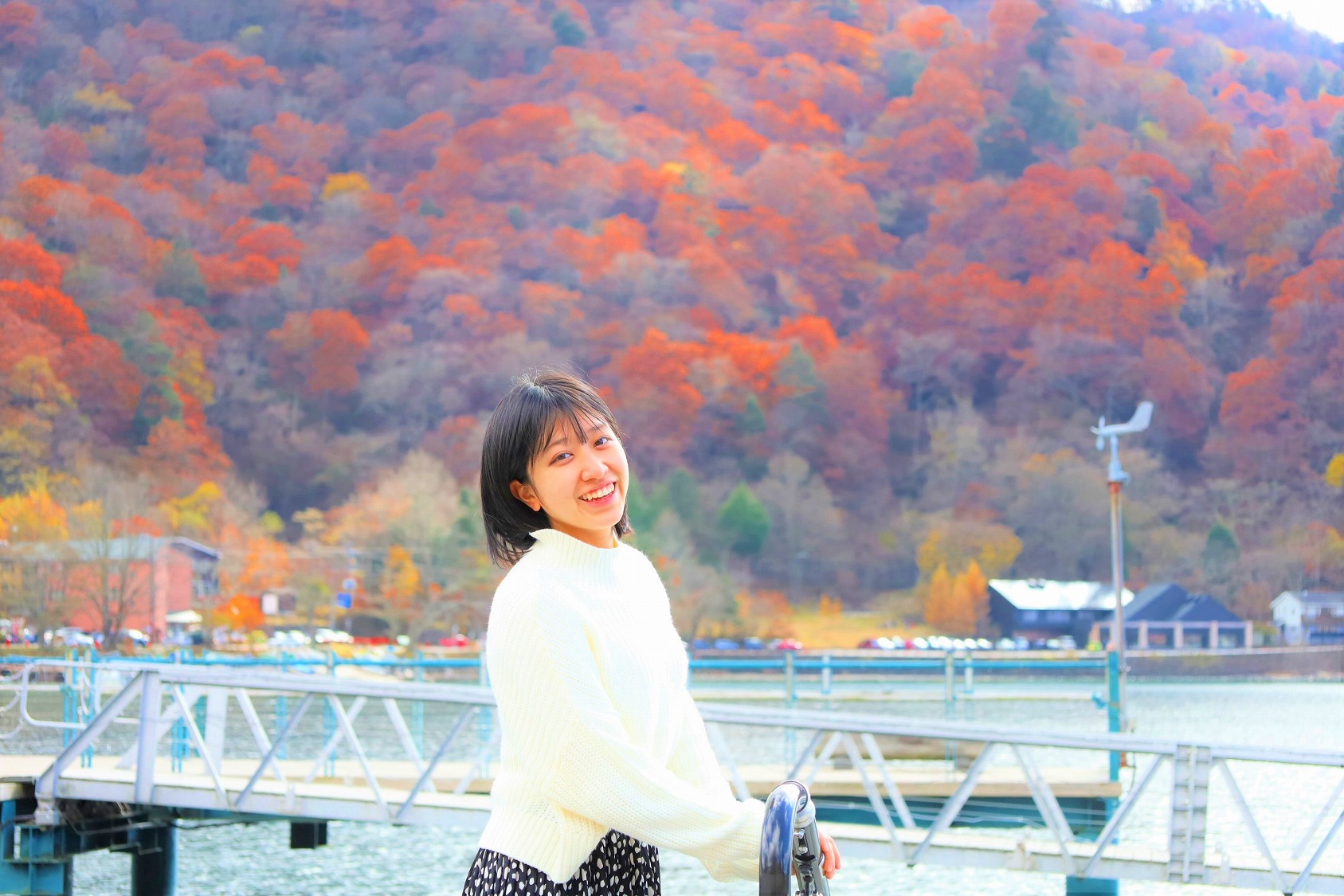 映えスポットご案内いたします♪紅葉は１０月中旬～１１月が見ごろになります。