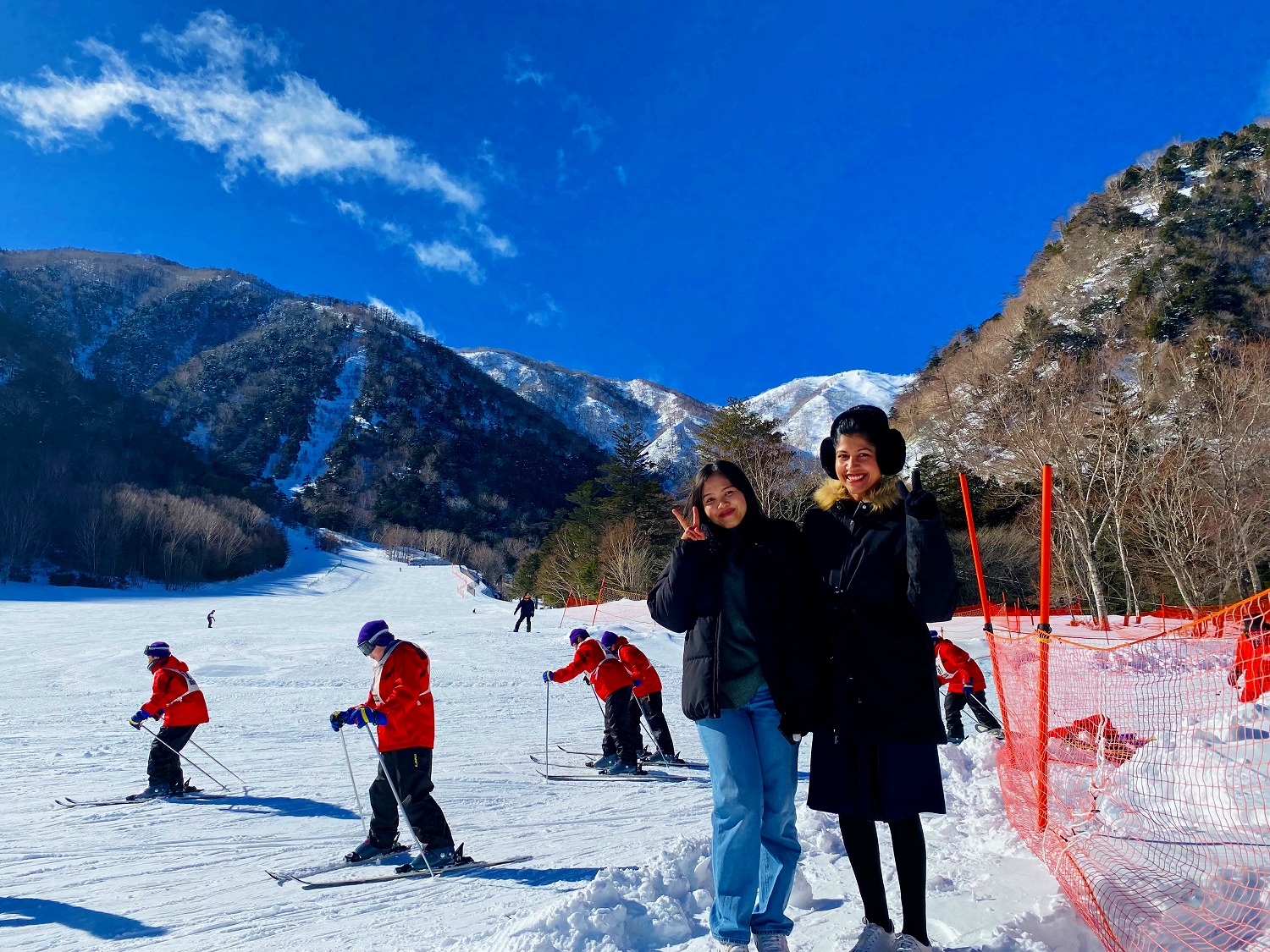湯元温泉スキー場　当館からバスで３０分ほどの距離です。