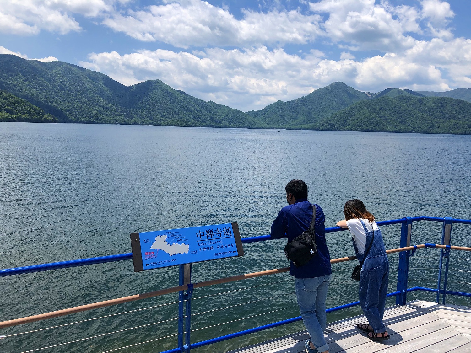 散歩するのも非日常をあじわえます。日本で一番高いところにある湖畔になります。