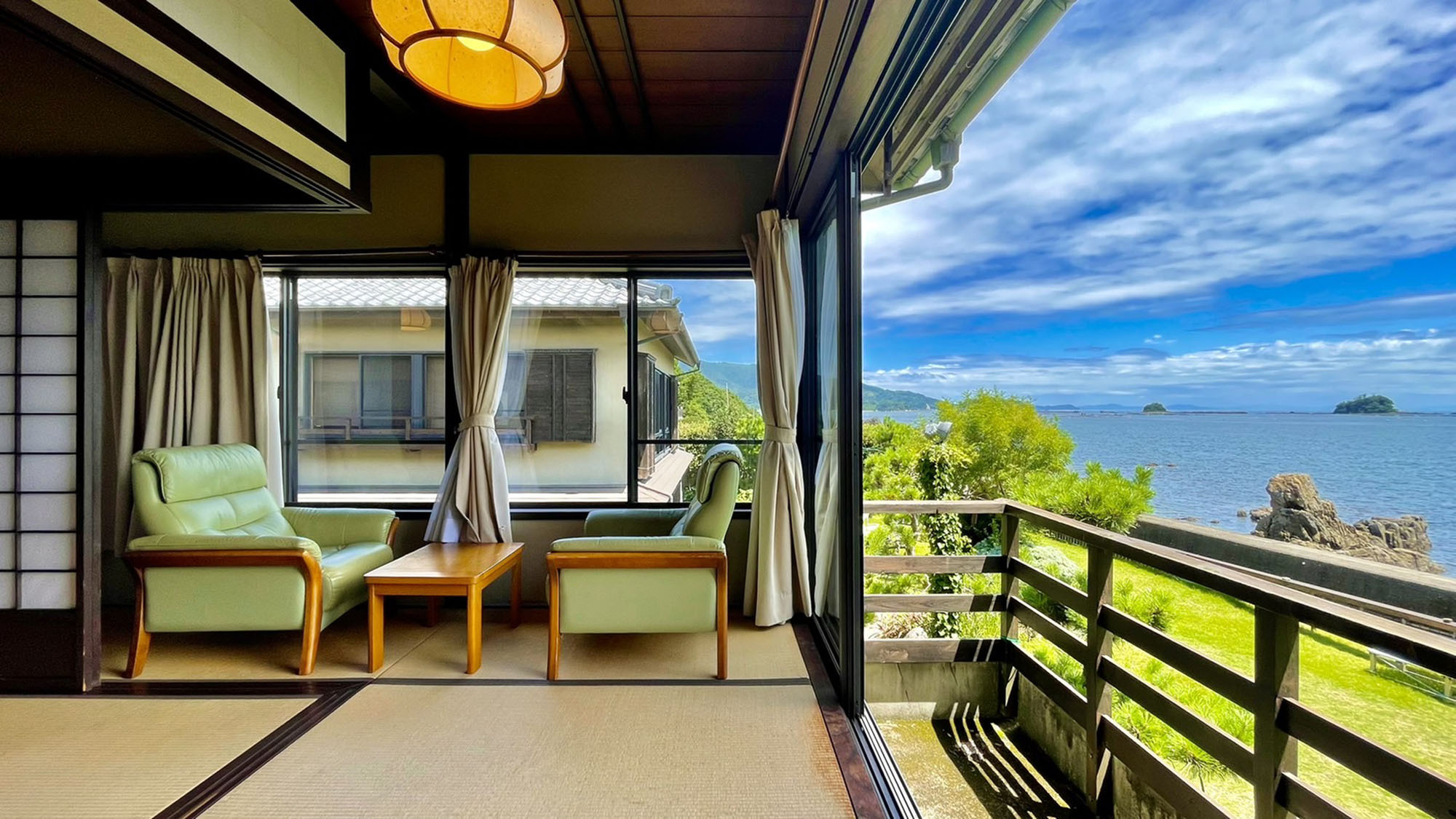 【朝凪】和室10畳　臼杵湾を臨む眺望が素敵なお部屋