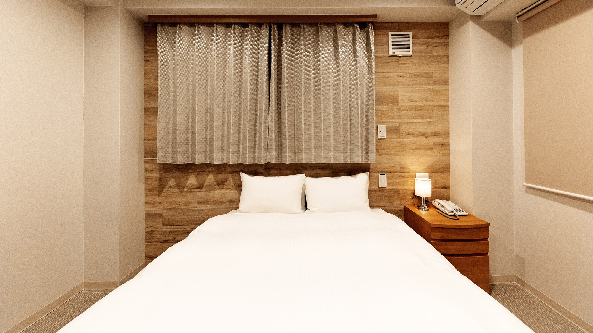 ダブルルーム：居心地の良さを追求した贅沢空間です。