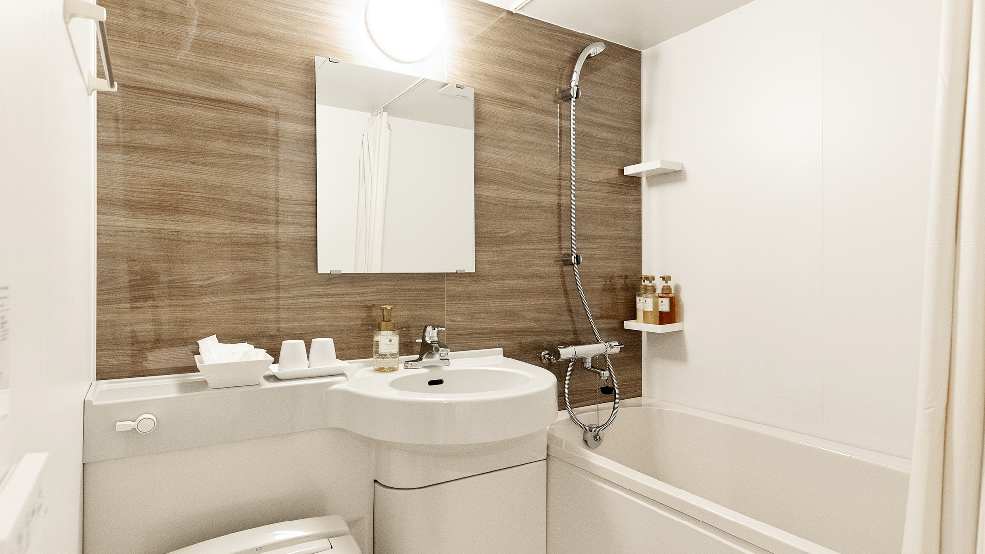 ユニットバス：ご自身のお家のように、のんびり、ゆったり、お使いください。